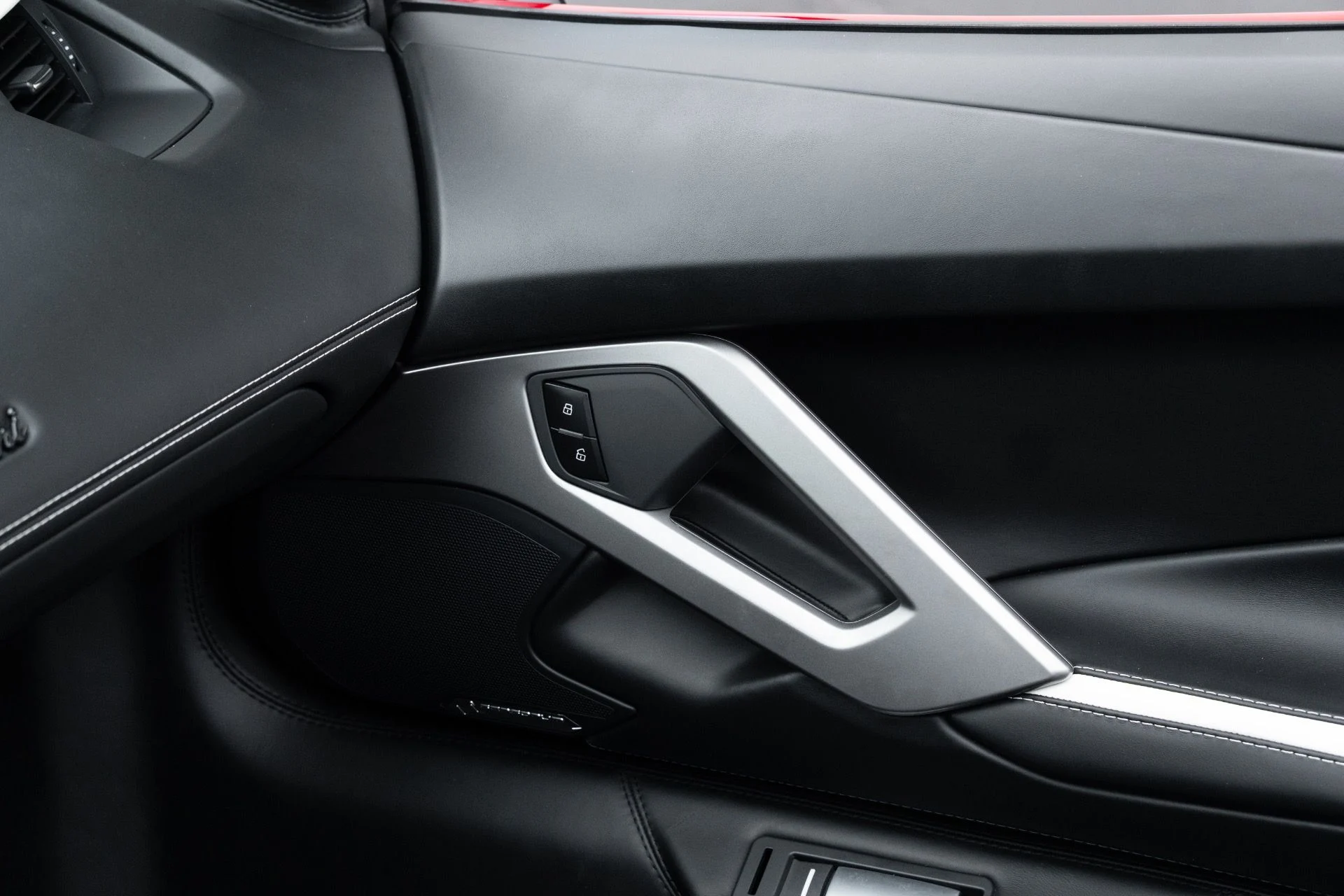 mph064_1009606703_Used_2018_Lamborghini_Aventador_Roadster_LP_740_4_S_1770343320_0291159300