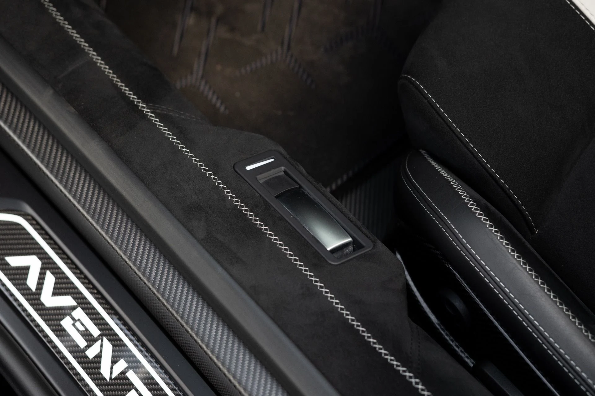 mph064_1069240314_Used_2020_Lamborghini_Aventador_LP_770_4_SVJ_Roadster_1766609736_79b78479be