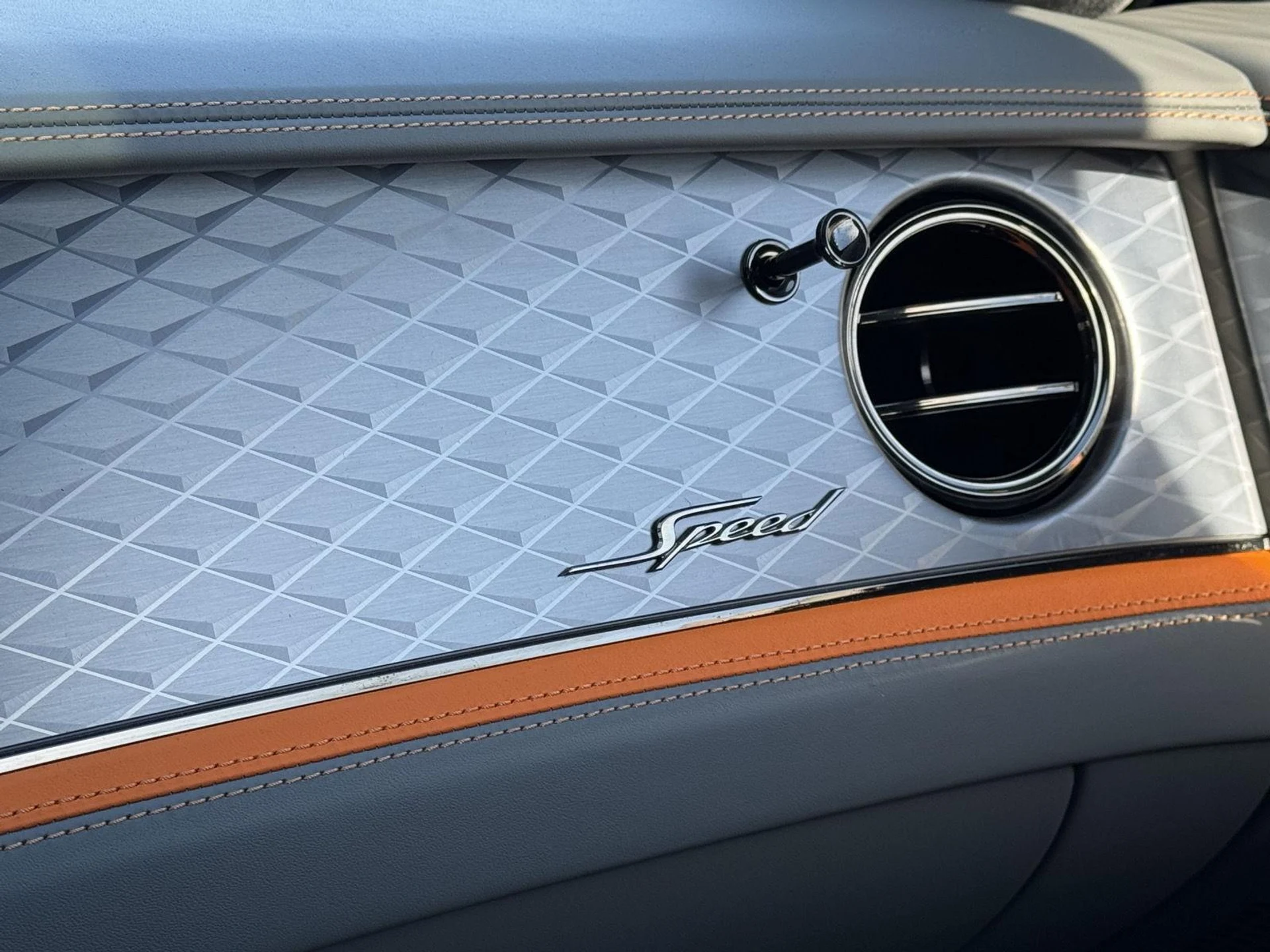 mph064_106970735_340ddfddbca37be0d8ad7aa19c7ae653_6d5bb3f39e