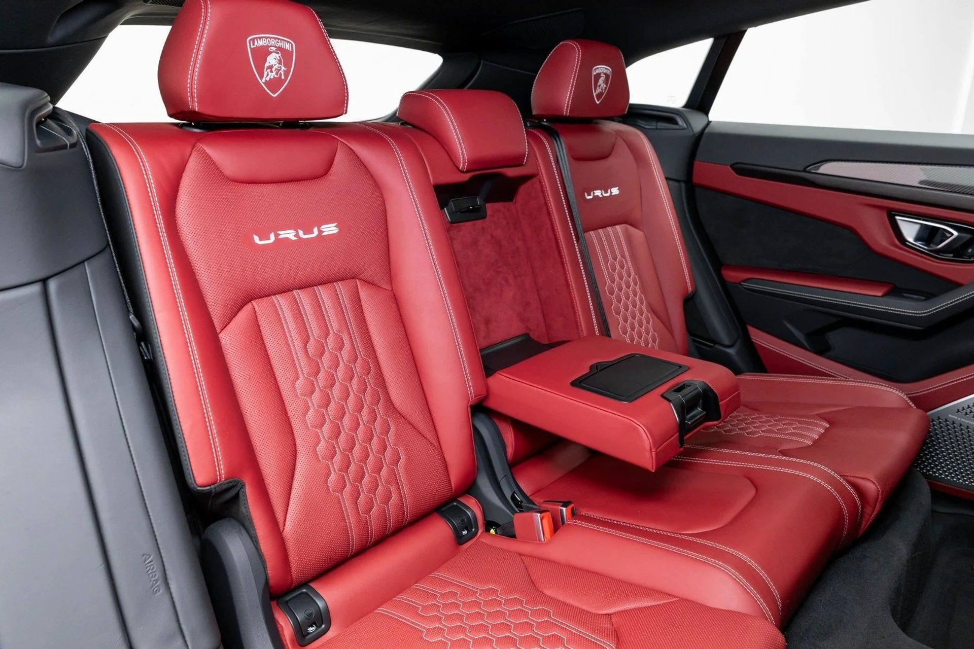 mph064_108551744_65_60332ffca7