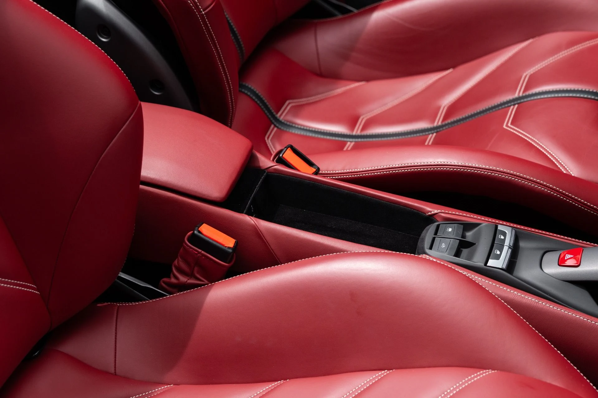 mph064_1089992218_Used_2019_Ferrari_488_Spider_1775191642_f49f6df9ab