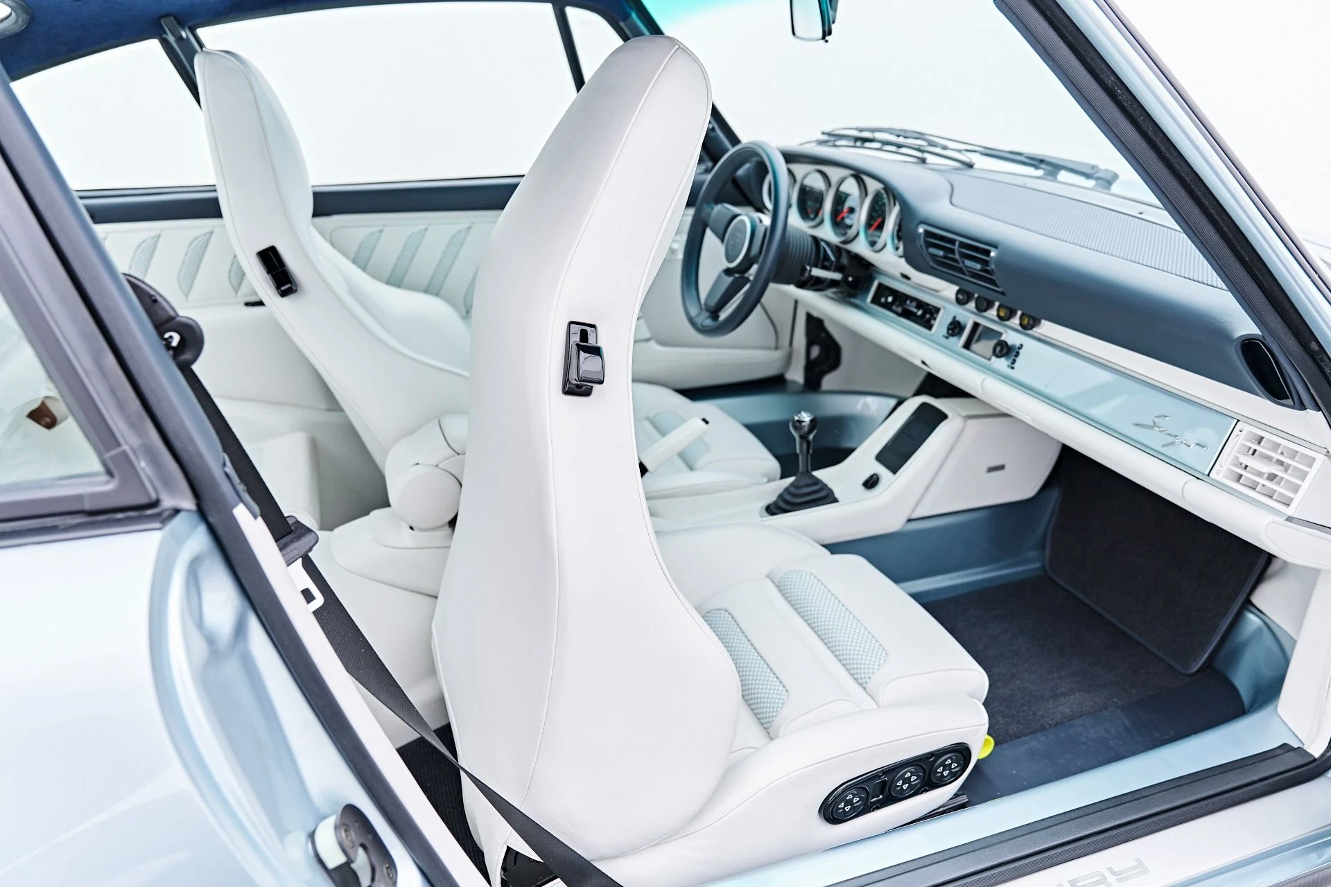 mph064_1119832779_Used_1990_Porsche_911_1789729698_7f79258222