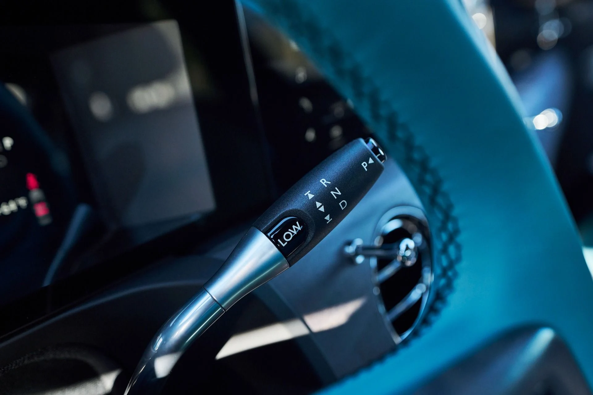 mph064_113482575_Used_2025_Rolls_Royce_Ghost_Base_1765592277_5f83c5a631