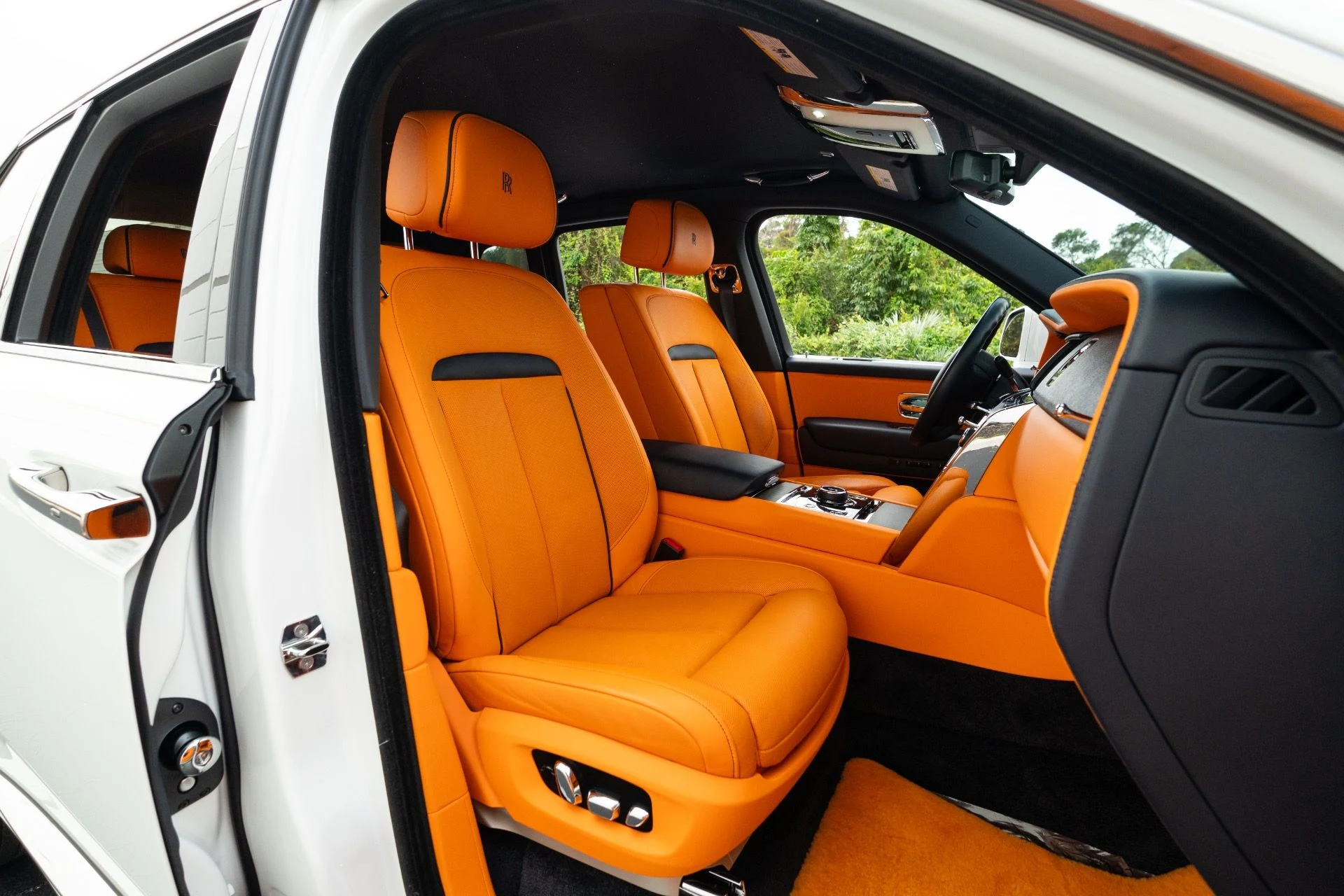 mph064_1143135783_Used_2023_Rolls_Royce_Cullinan_1766776442_87c90b6193