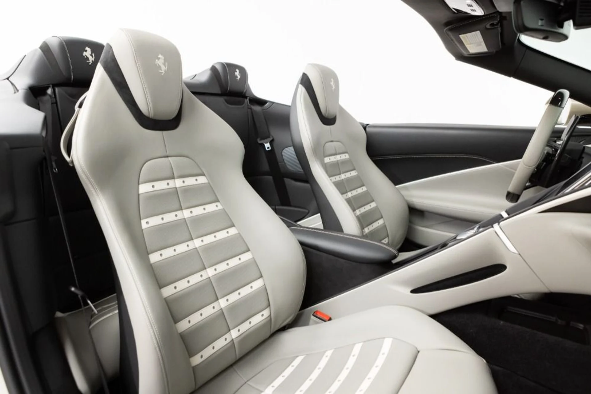 mph064_1148969497_Used_2024_Ferrari_Roma_Spider_fadfd65e3e