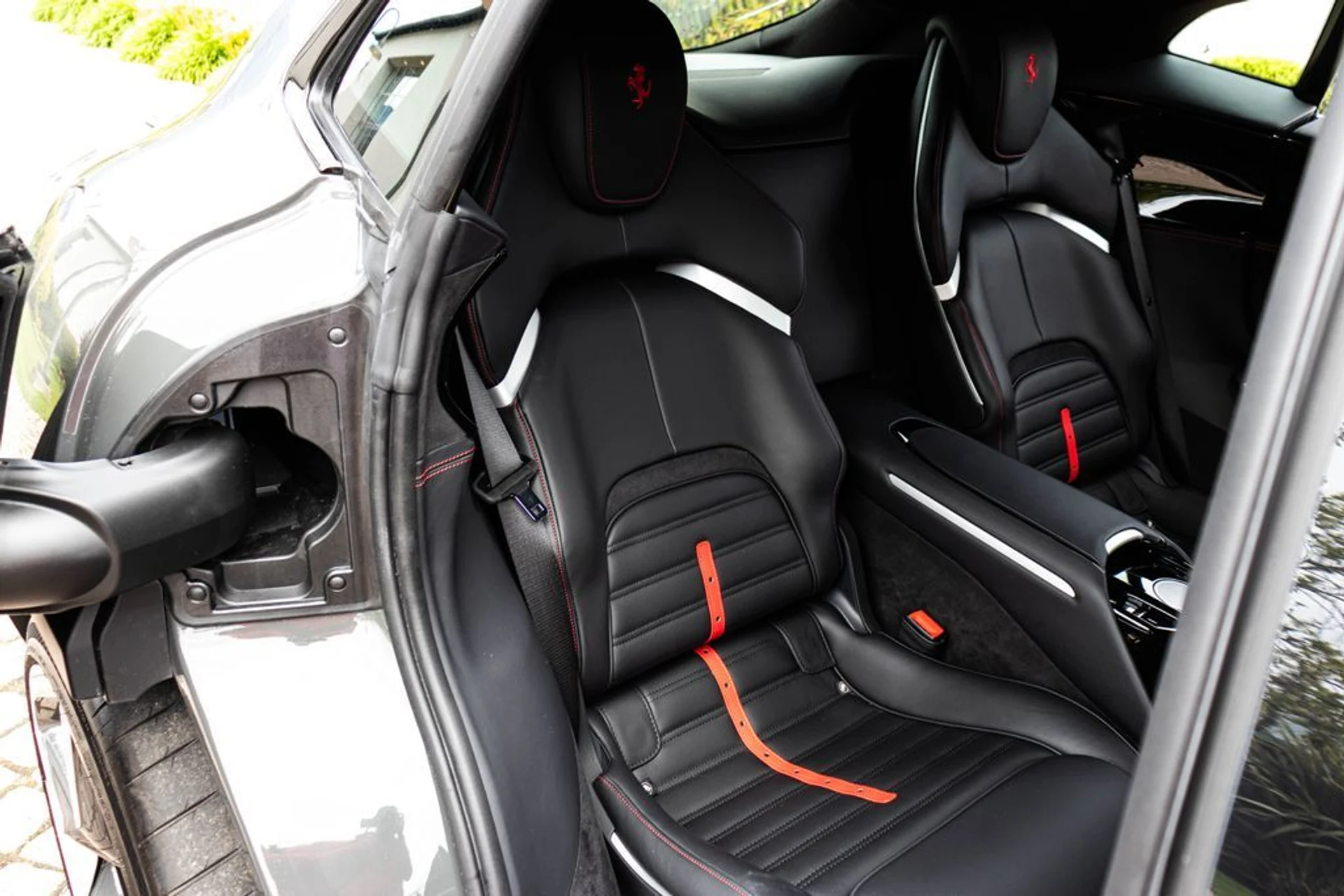 mph064_1152991774_b9f1541ab95d197b5859bd6e15c7b89ax_9e1aa95a69