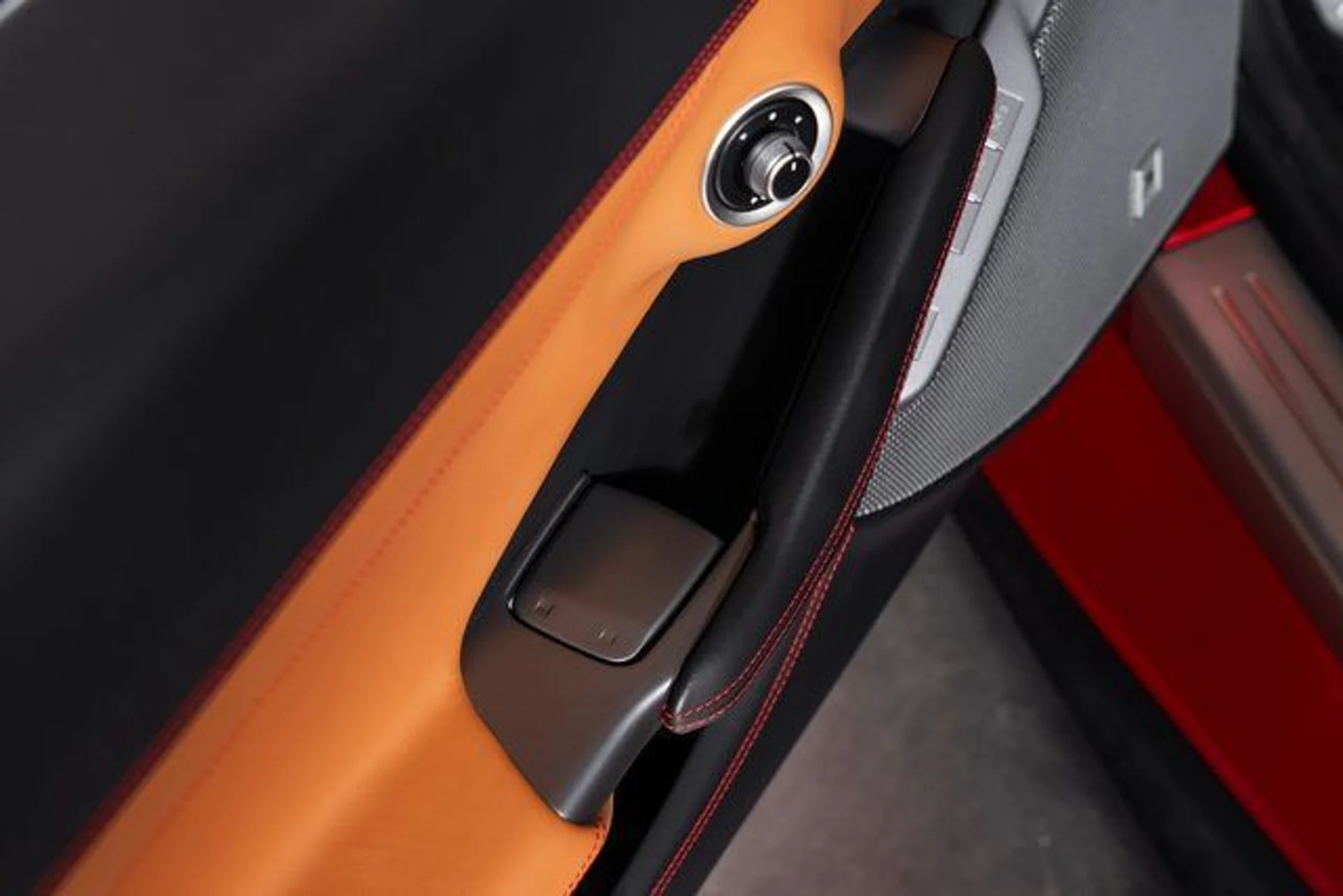 mph064_116103737_c8fb0bc90f3650a8fa0c30ca141d7938x_26d2ce420b