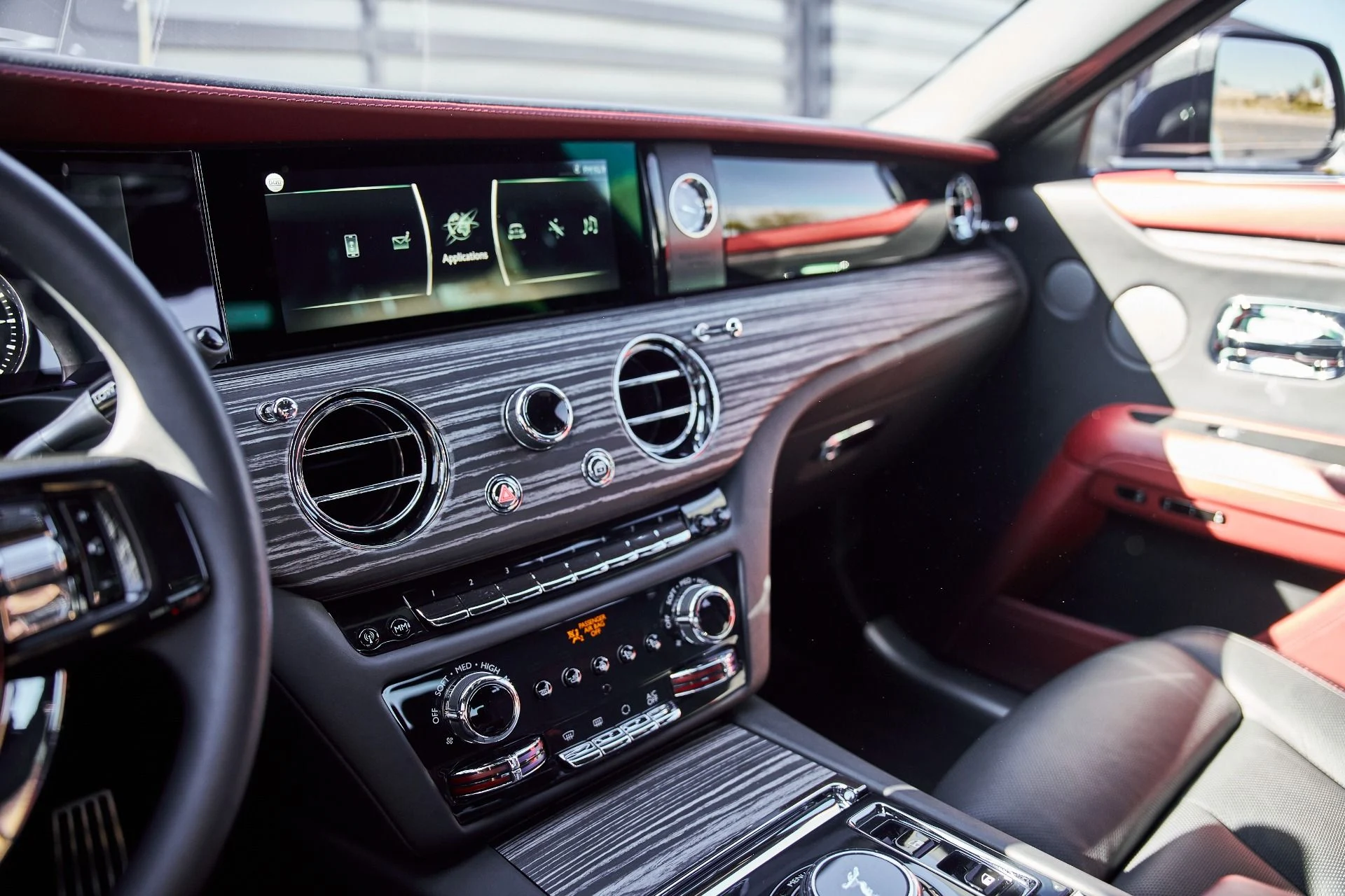 mph064_1184688939_Used_2023_Rolls_Royce_Ghost_1770699606_9c81b6a91d