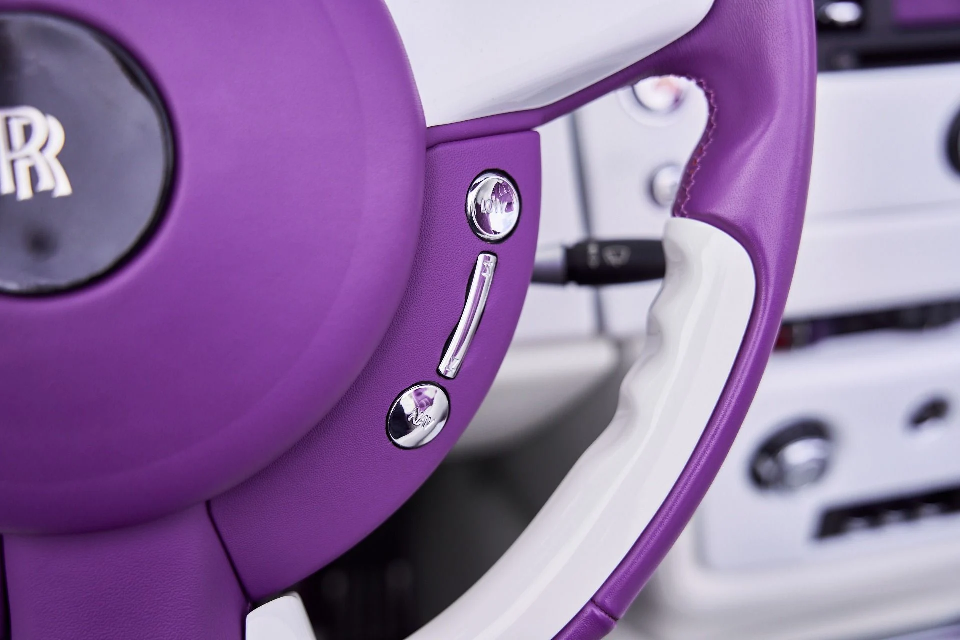 mph064_1191297890_Used_2008_Rolls_Royce_Phantom_Drophead_Coupe_Base_1769136091_97025df7af