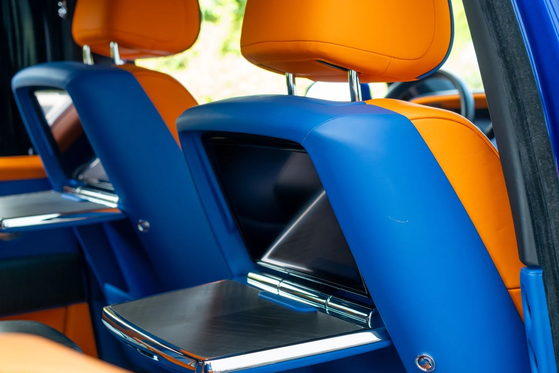 mph064_1209452984_Used_2019_Rolls_Royce_Cullinan_1764189669_4bb19586d7