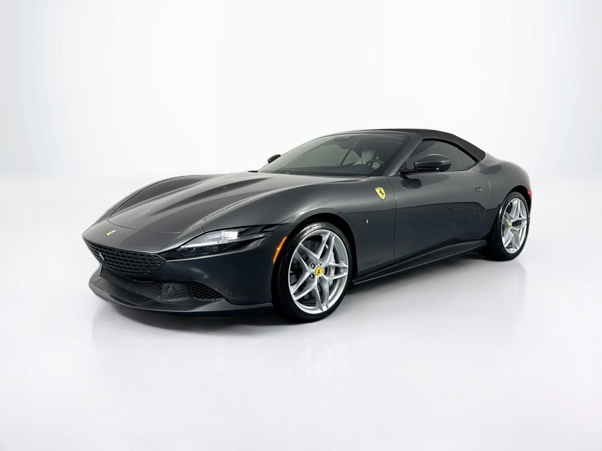 mph064_1213383353_Used_2025_Ferrari_Roma_Spider_1783621689_0b9c60b35f