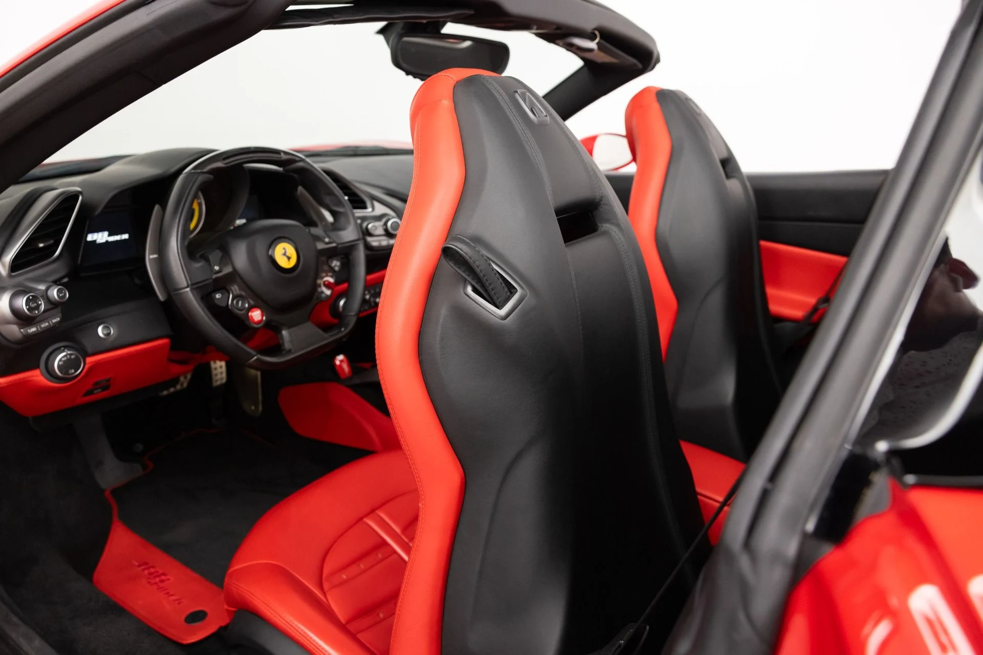 mph064_1236534832_Used_2017_Ferrari_488_Spider_1782928038_4deae1c9ee