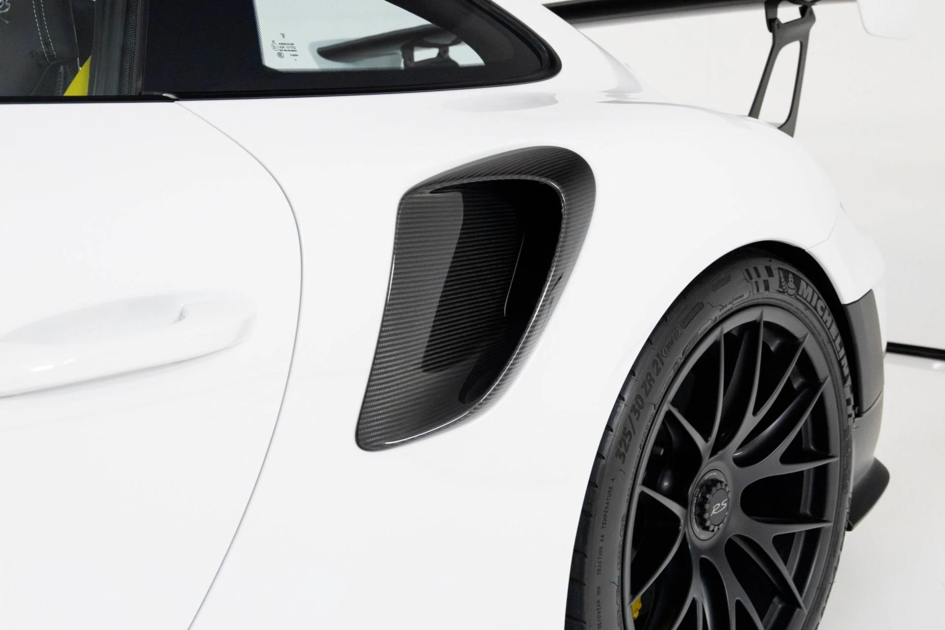 mph064_1271649502_Used_2018_Porsche_911_GT_2_RS_1762386700_a1f659db32