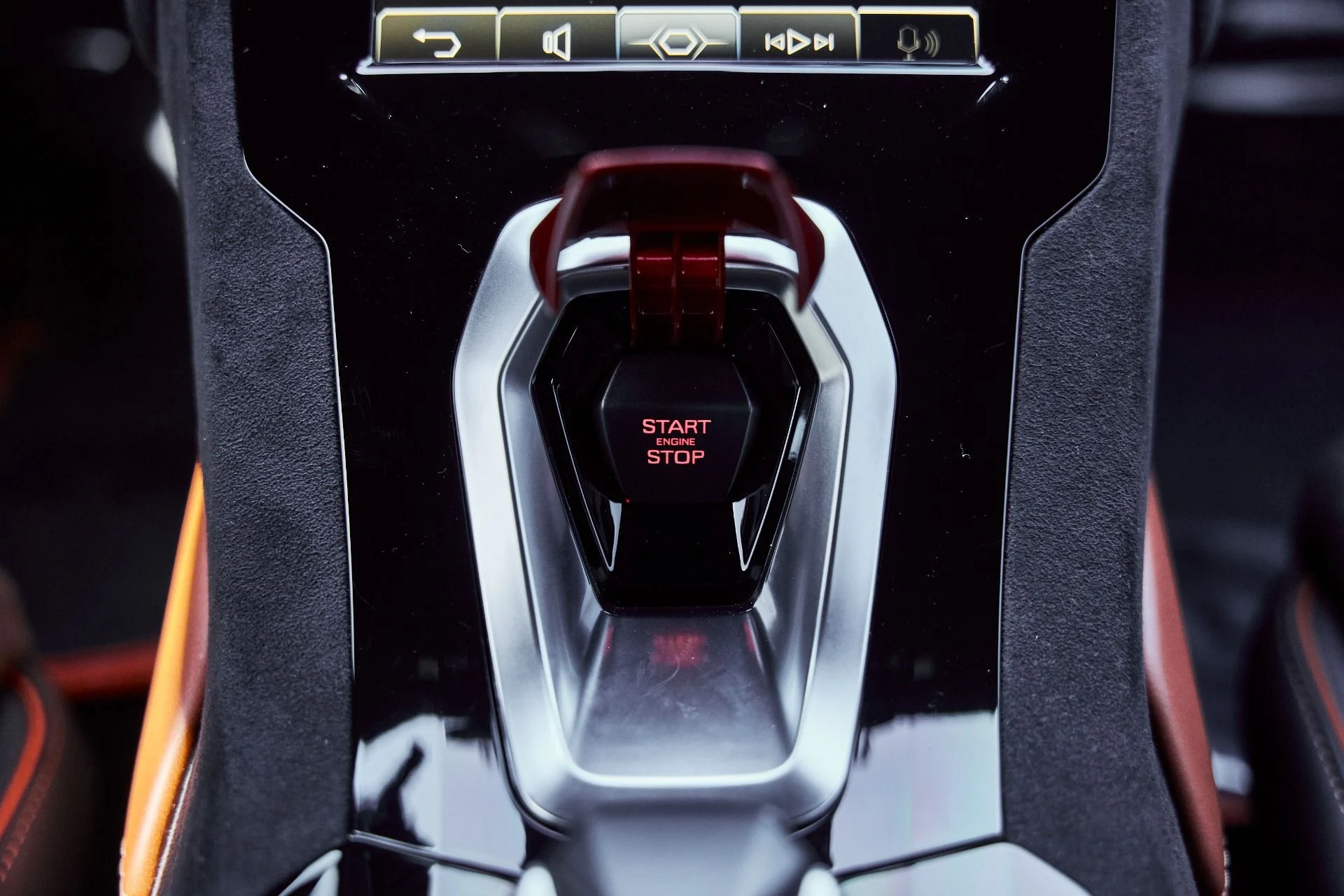 mph064_1279750738_Used_2024_Lamborghini_Huracan_Tecnica_Base_1773278517_6a264289ee