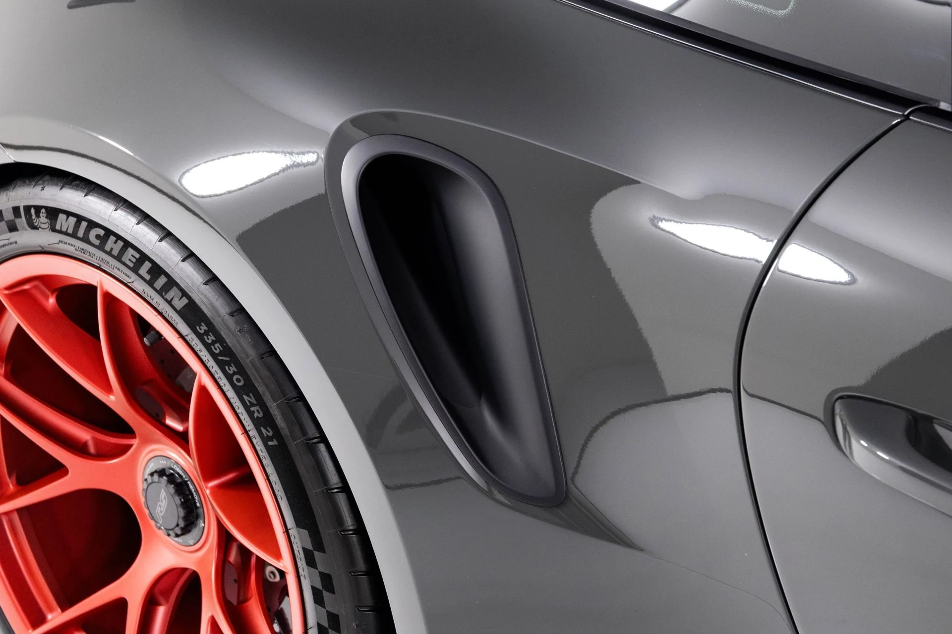 mph064_1280440444_Used_2025_Porsche_911_GT_3_RS_1760657296_2c16de5cda