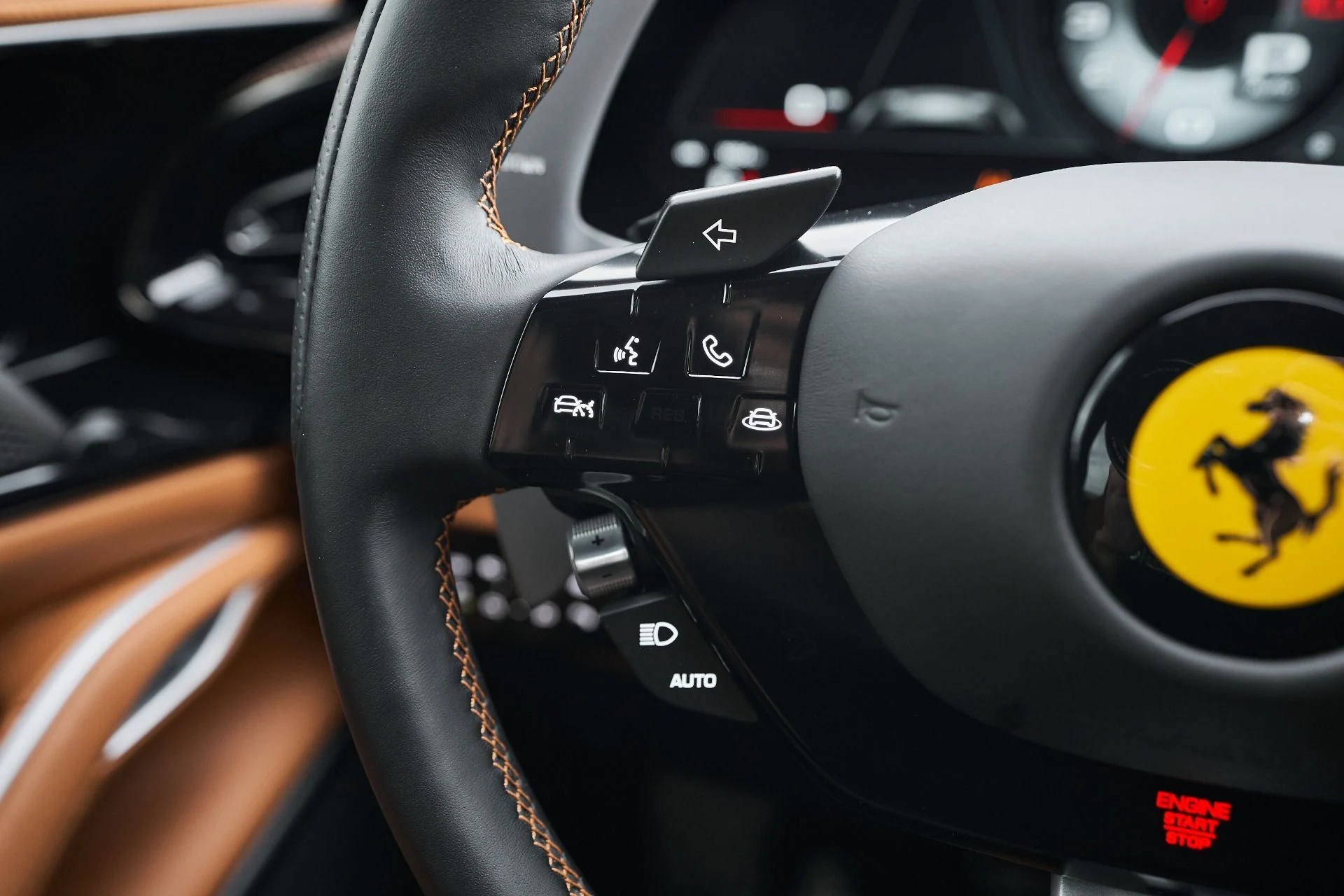 mph064_1289191914_Used_2025_Ferrari_Purosangue_1762993306_54b09e6f30