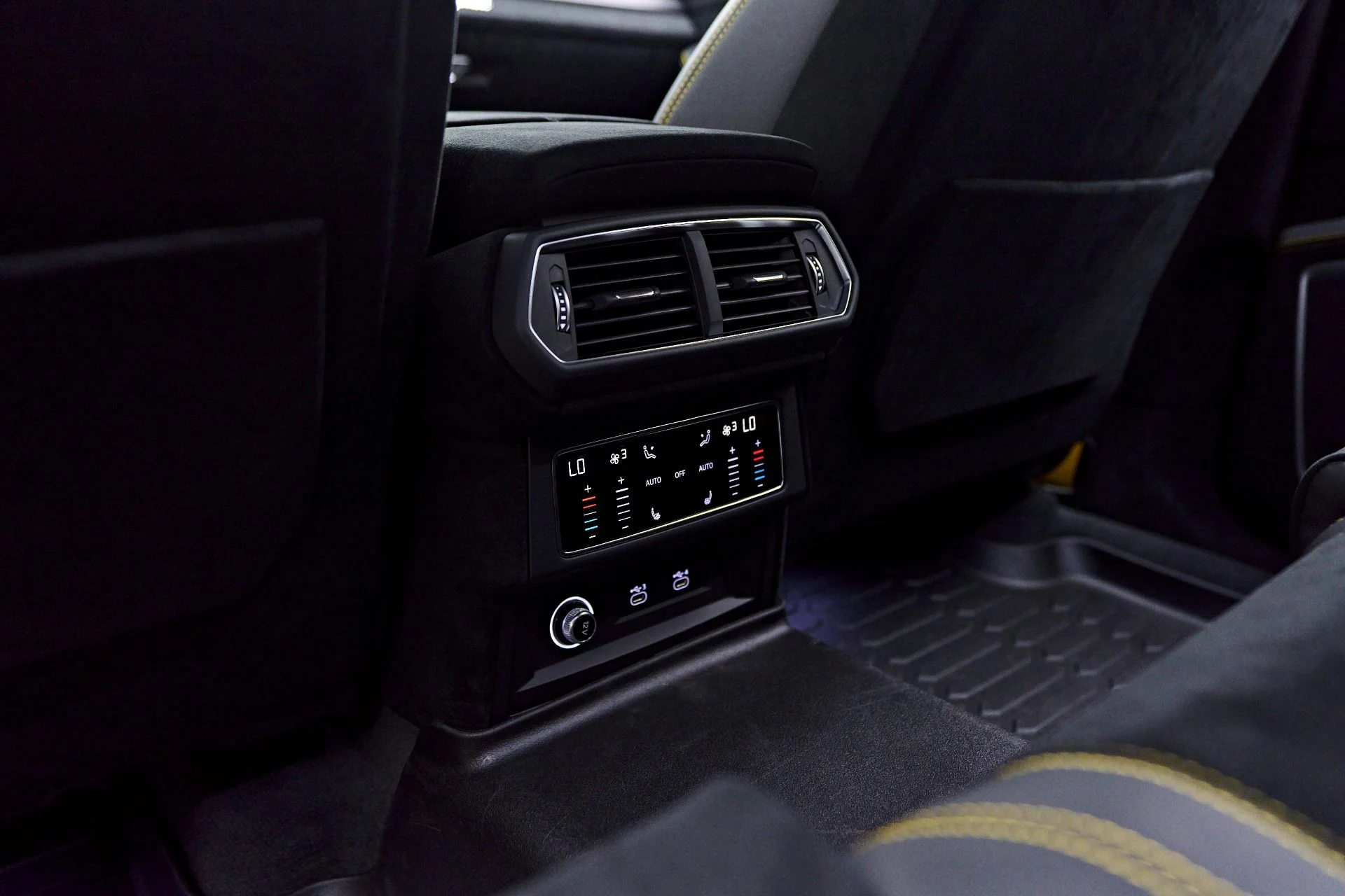 mph064_1308006481_Used_2023_Lamborghini_Urus_Performante_1749690622_284844fbab