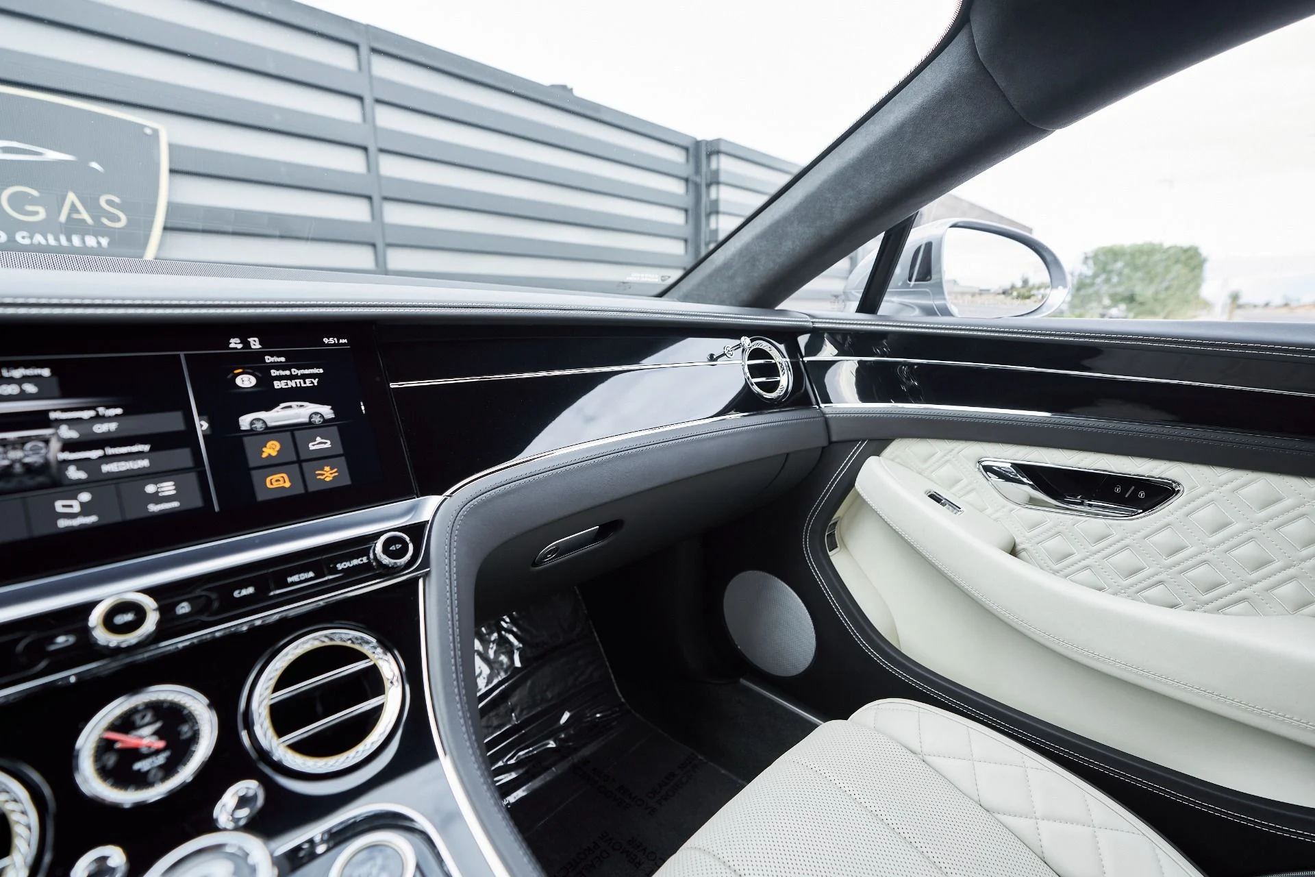 mph064_1342631978_Used_2021_Bentley_Continental_GT_V8_1764018783_f1ad1b7764