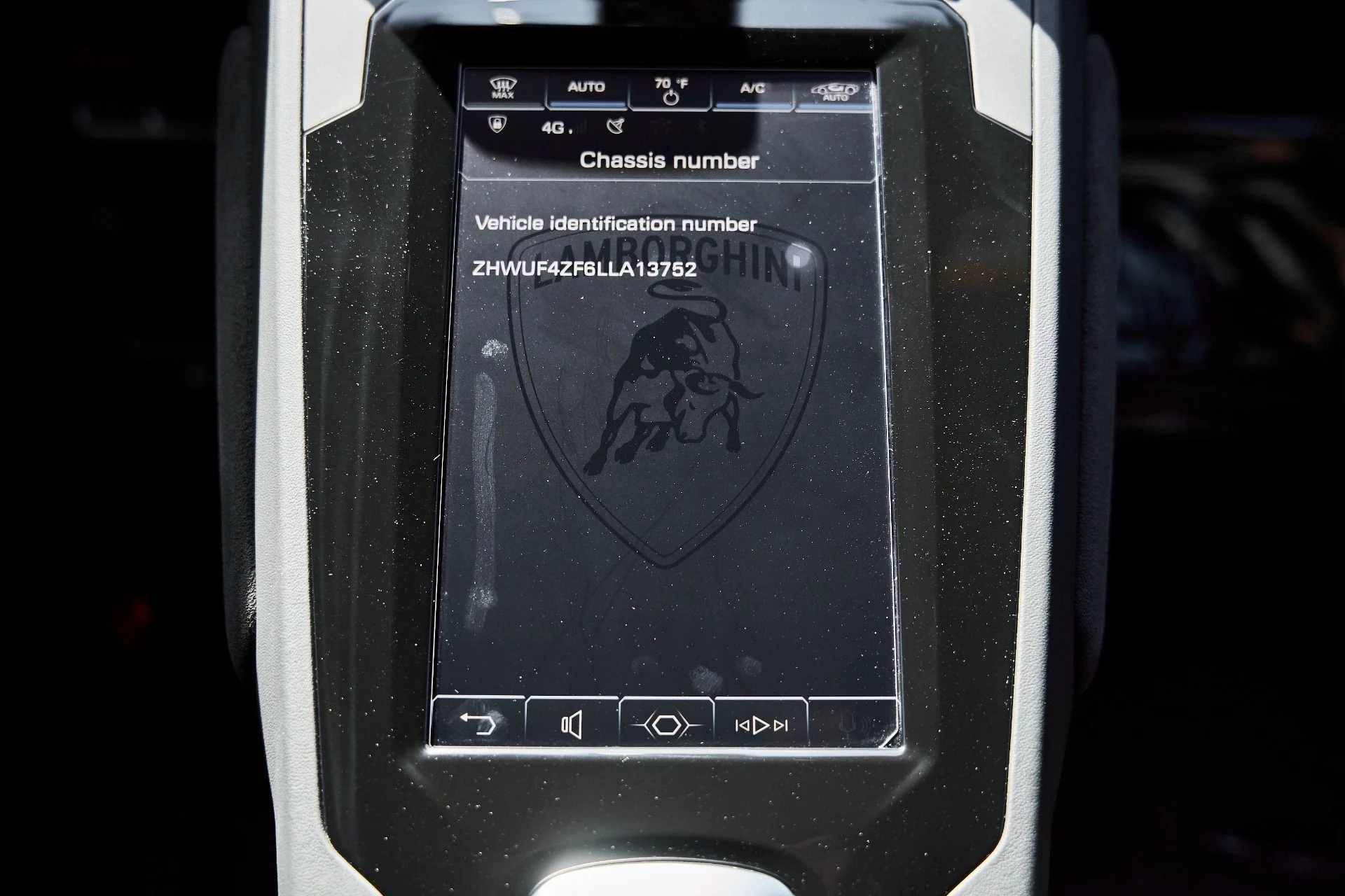 mph064_1362015185_Used_2020_Lamborghini_Huracan_EVO_Base_1777394887_dc477acea3