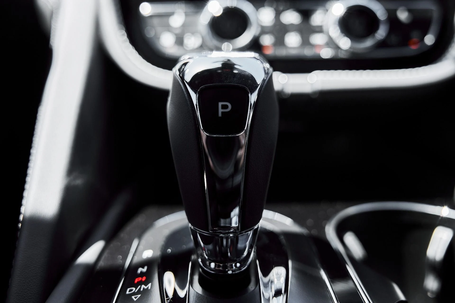 mph064_1392897678_Used_2024_Bentley_Bentayga_1778202860_216897b31f