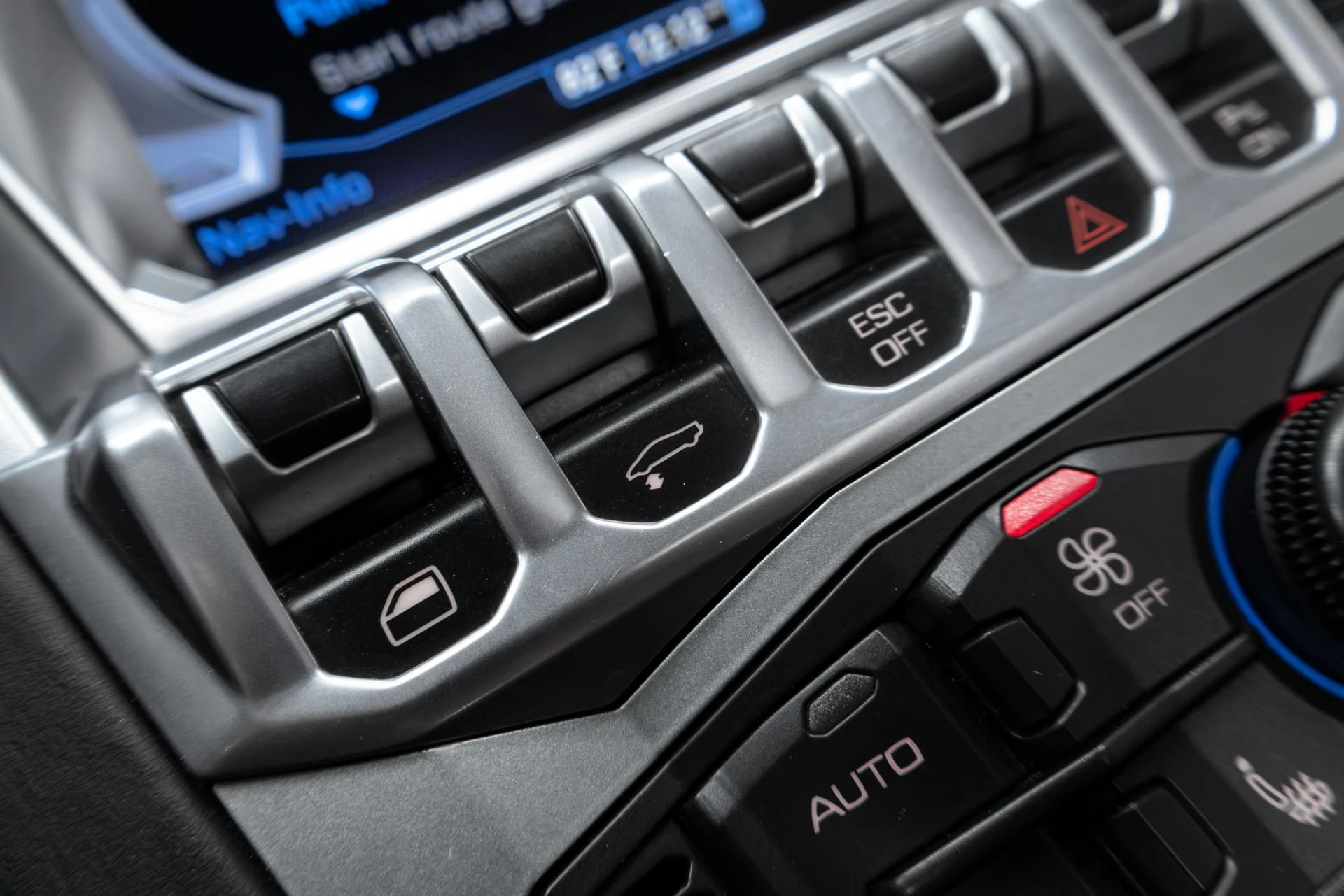 mph064_1398962067_Used_2015_Lamborghini_Aventador_LP_700_4_1770952947_d494ad60c0