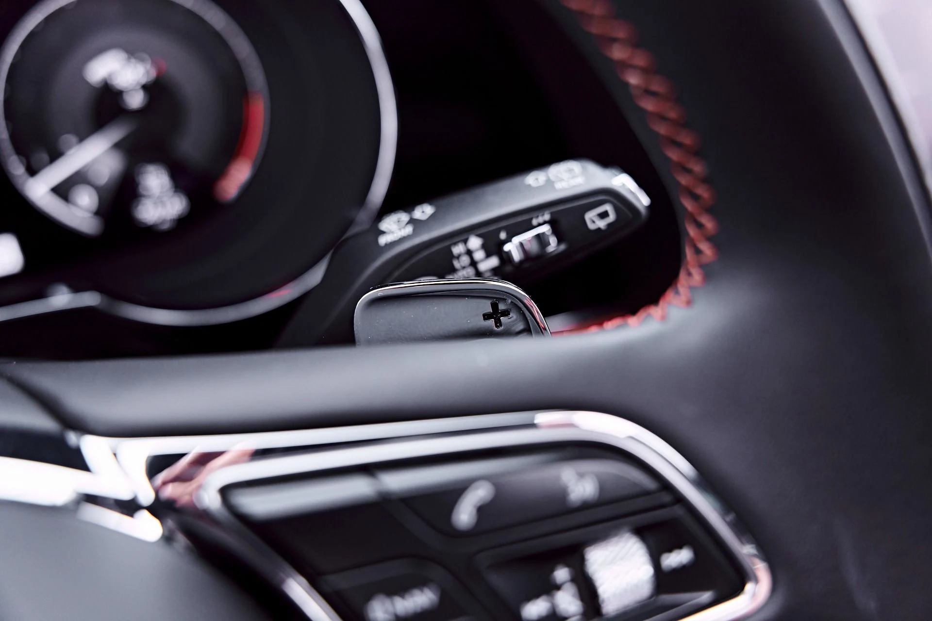 mph064_1424942991_Used_2023_Bentley_Bentayga_S_1782967406_f5dee36219