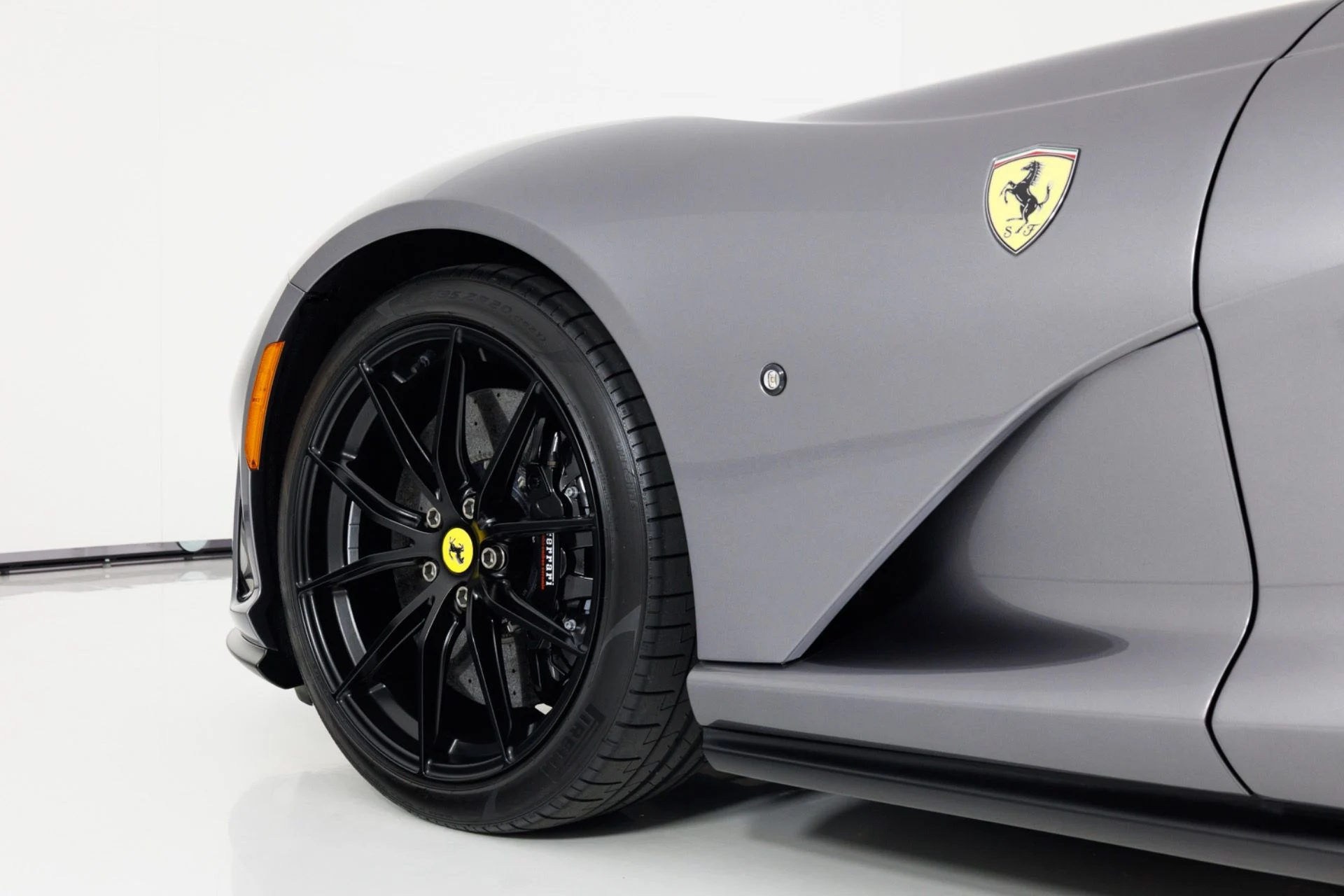 mph064_1425982609_Used_2021_Ferrari_812_GTS_1778536449_6f417c859e