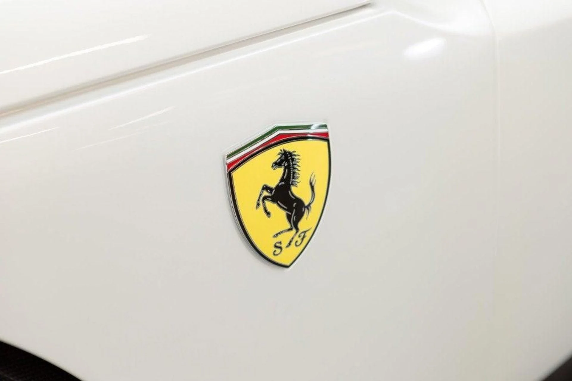 mph064_1433014366_Used_2023_Ferrari_Purosangue_1787233450_1b969d0f5c