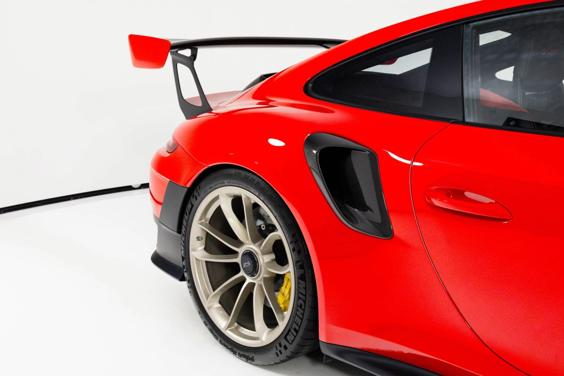 mph064_1443037613_Used_2019_Porsche_911_GT_2_RS_1761868506_206a427736