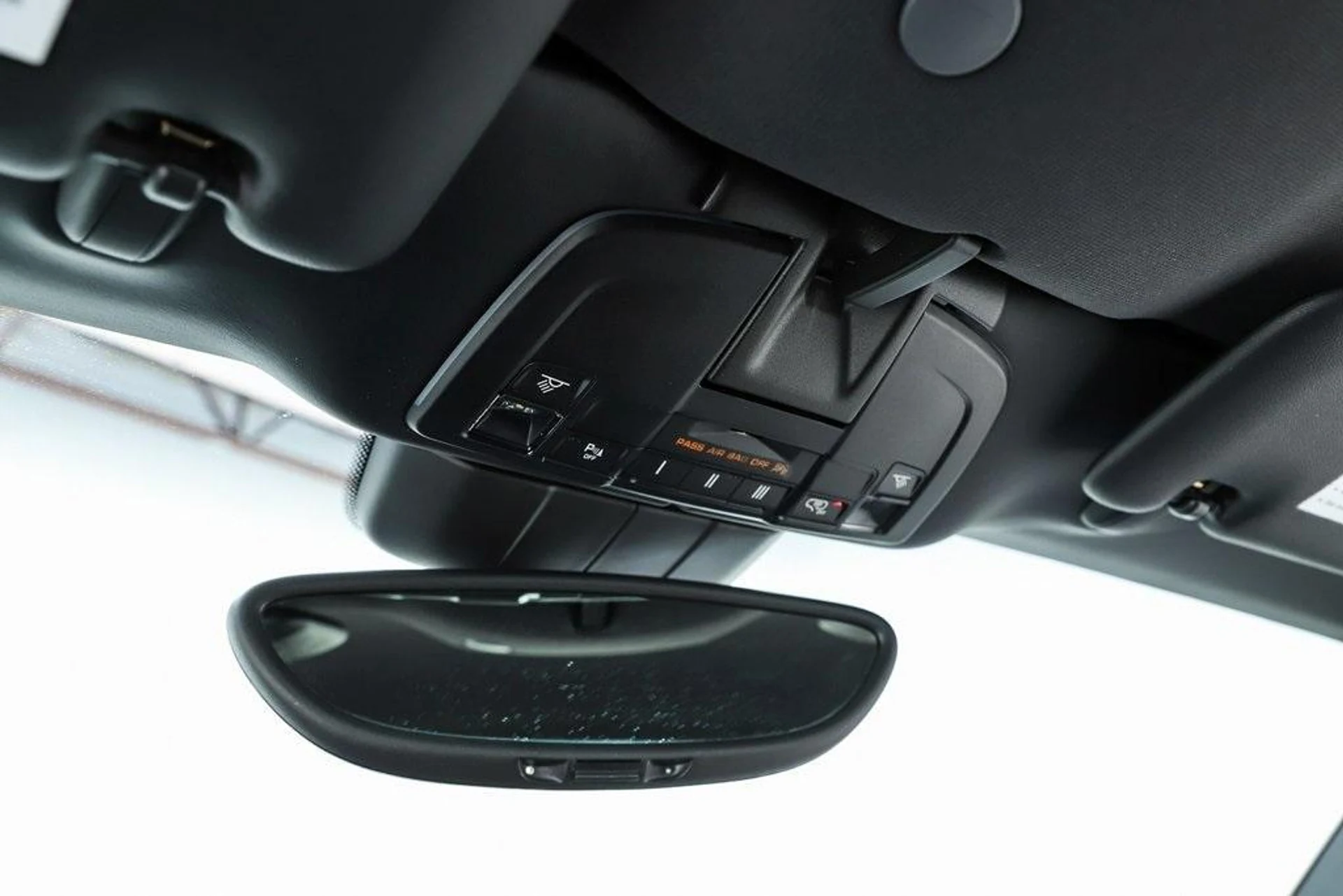 mph064_148418793_N_Hp_B8rmxj0_L7_OY_9_S_Yob_D_Isxzw_EY_cbb92b0ebf