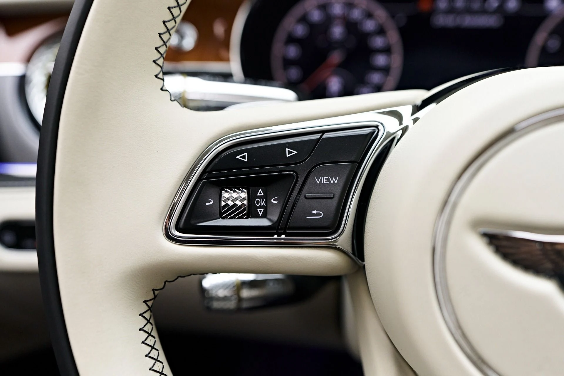 mph064_1503683311_Used_2021_Bentley_Flying_Spur_V8_1755391879_93ada8f21f