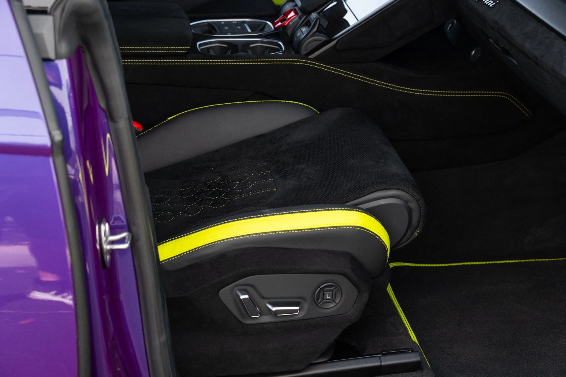 mph064_1538683995_Used_2023_Lamborghini_Urus_Performante_1771690657_957438107b