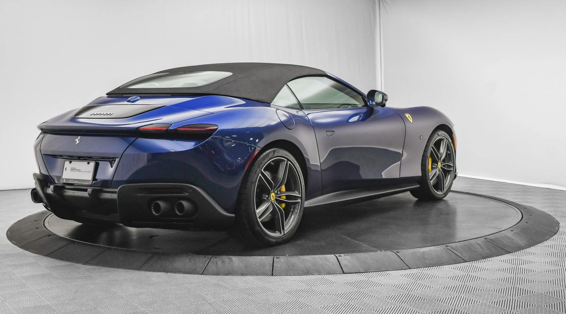 mph064_1606730277_Used_2025_Ferrari_Roma_Spider_Spider_1754640603_88ca8e750e