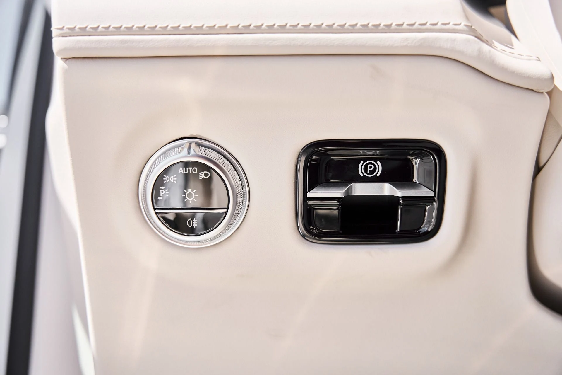 mph064_1628316603_Used_2025_Mercedes_Benz_EQS_Maybach_EQS_680_1773365919_75ef84e7bf