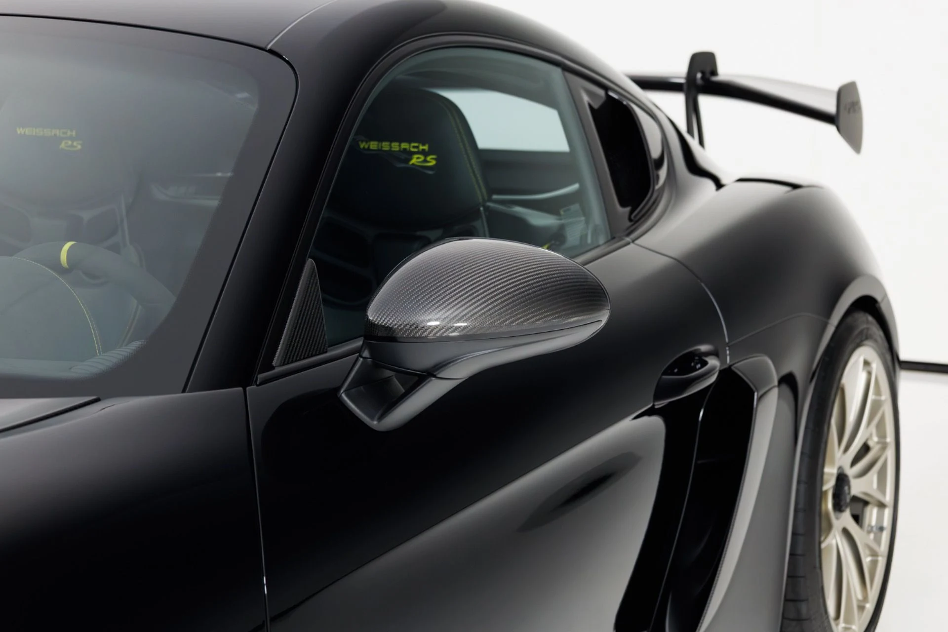 mph064_1638757689_Used_2025_Porsche_718_Cayman_GT_4_RS_1774365233_46267ae582