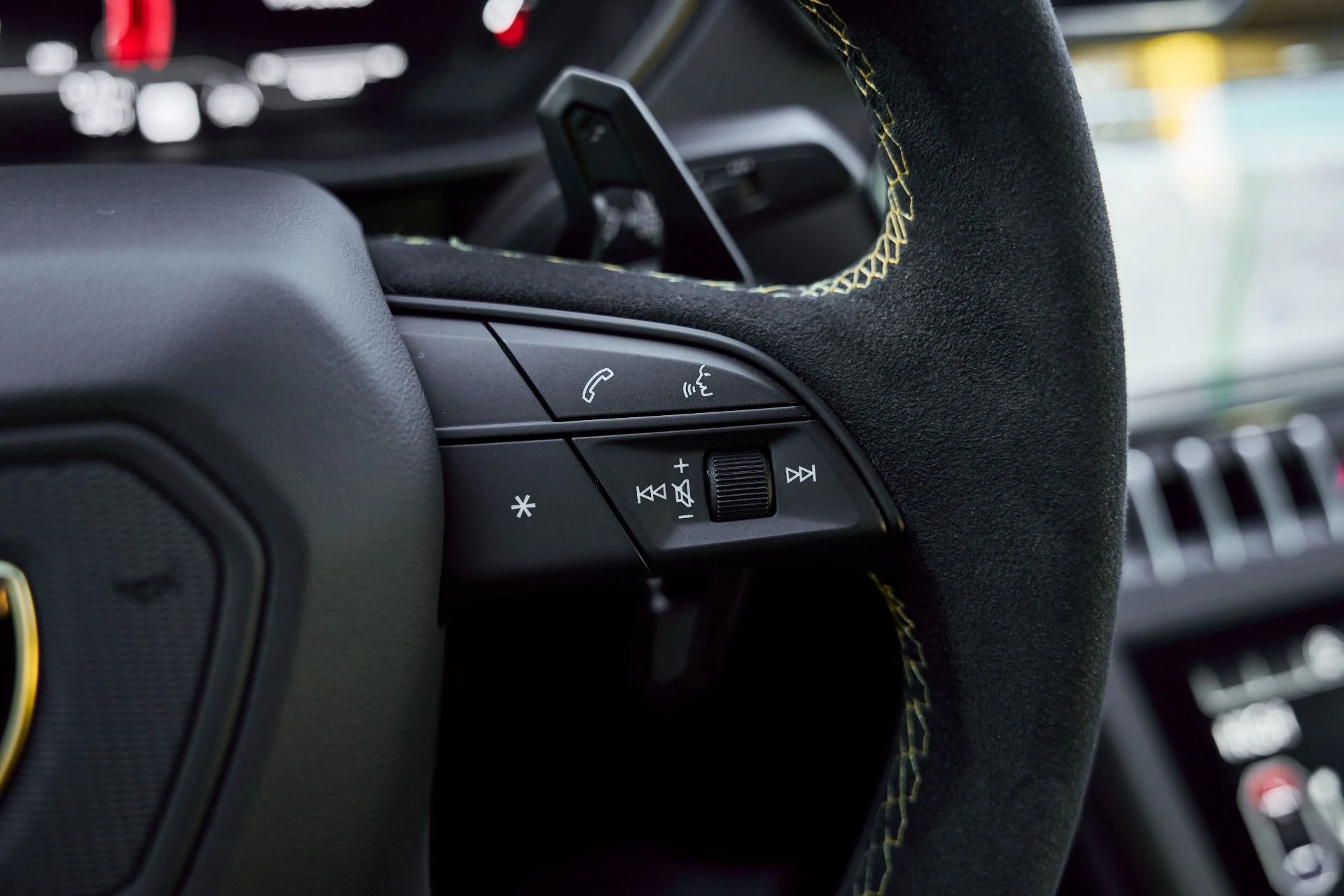 mph064_1737243061_Used_2024_Lamborghini_Urus_Performante_1768011656_51d2a52391