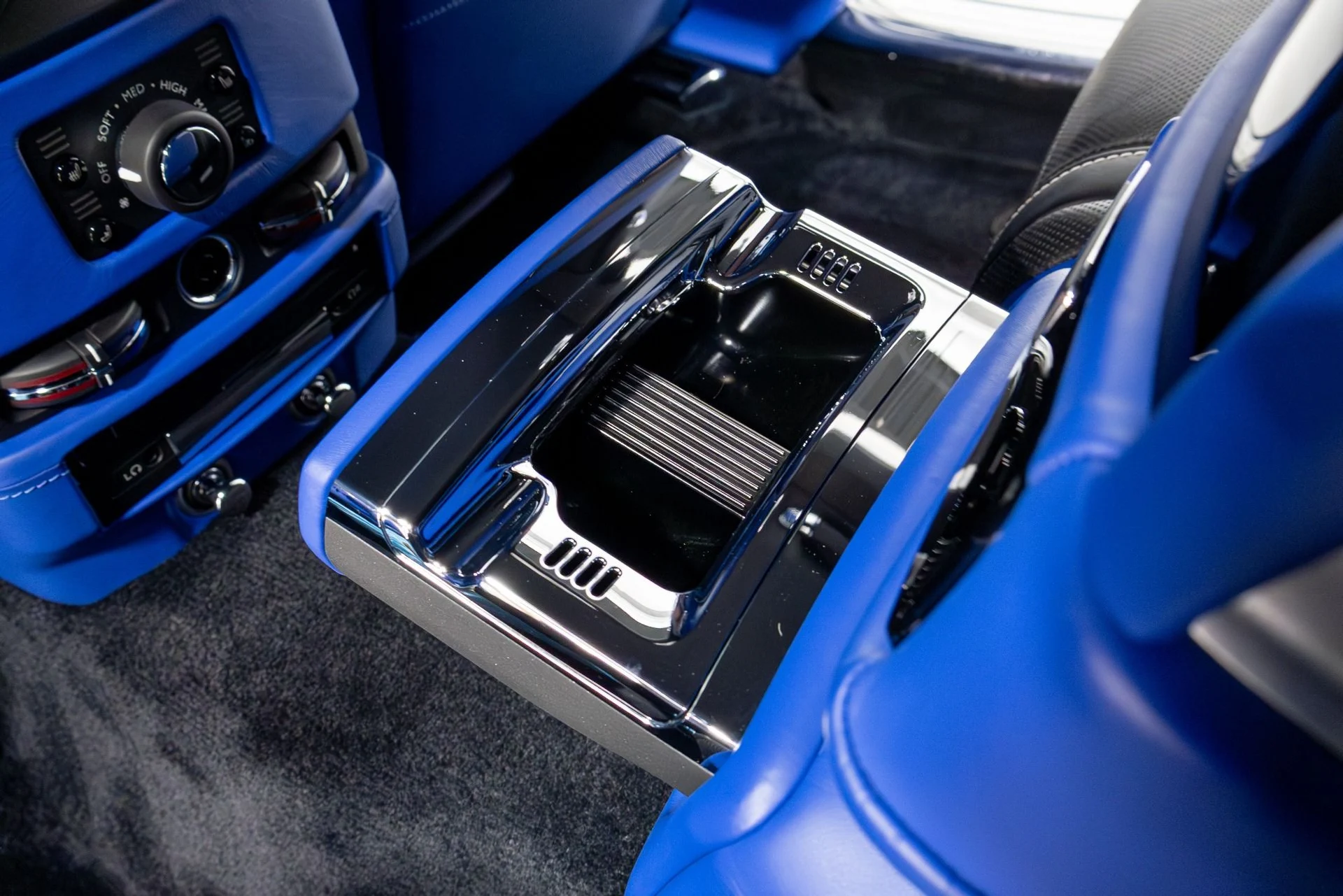 mph064_1766113298_Used_2017_Rolls_Royce_Ghost_Black_Badge_1764012136_700f2d334a