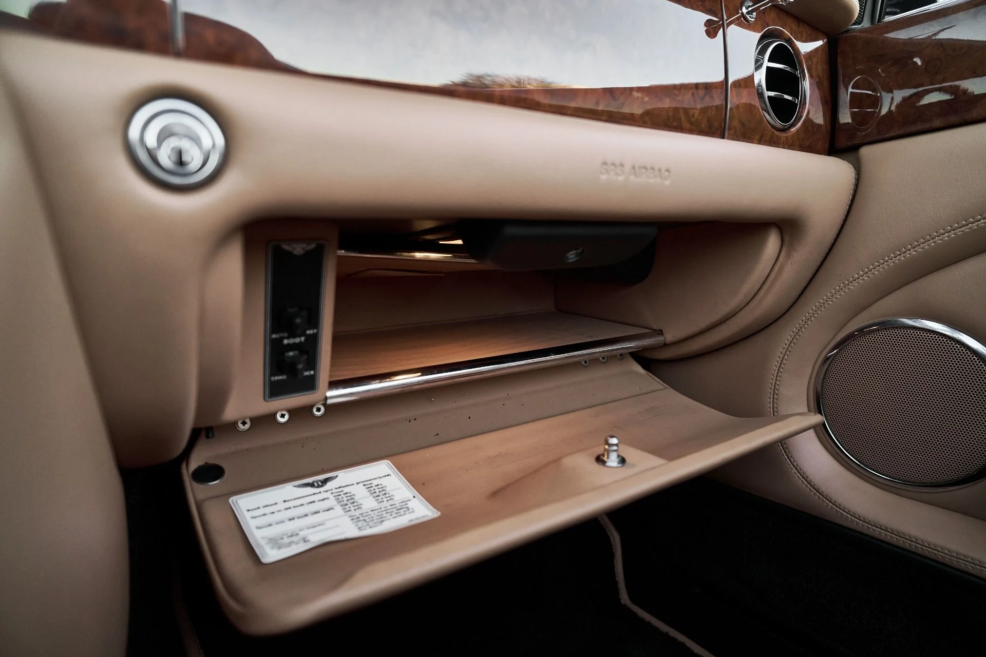 mph064_1789307868_Used_2009_Bentley_Azure_Base_1765906265_06766702e4