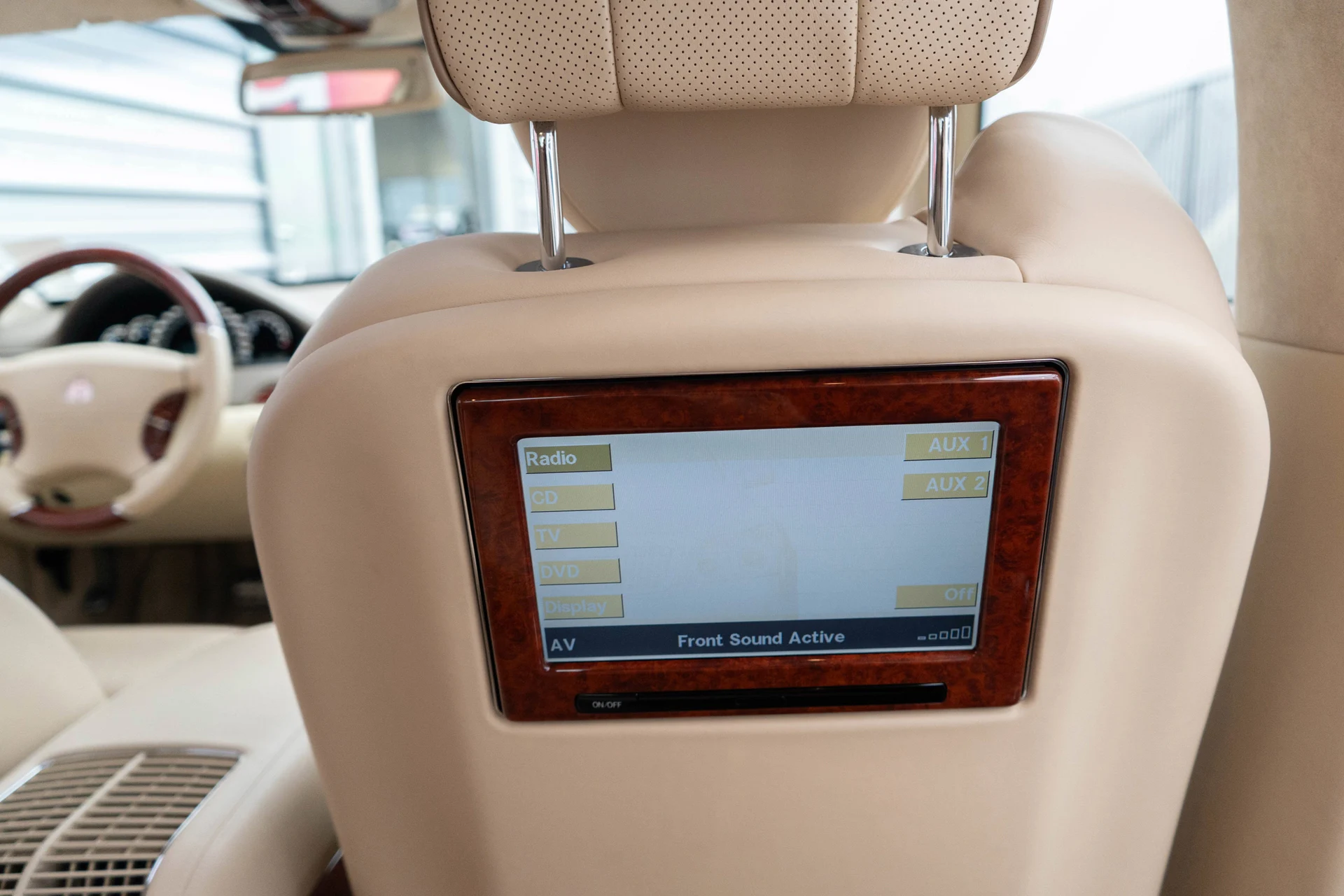 mph064_1913887315_65_5cb2059034