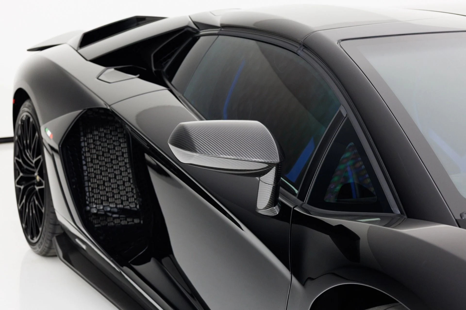 mph064_1946399220_Used_2022_Lamborghini_Aventador_LP_780_4_Ultimae_Roadster_1793224005_63b13b082d