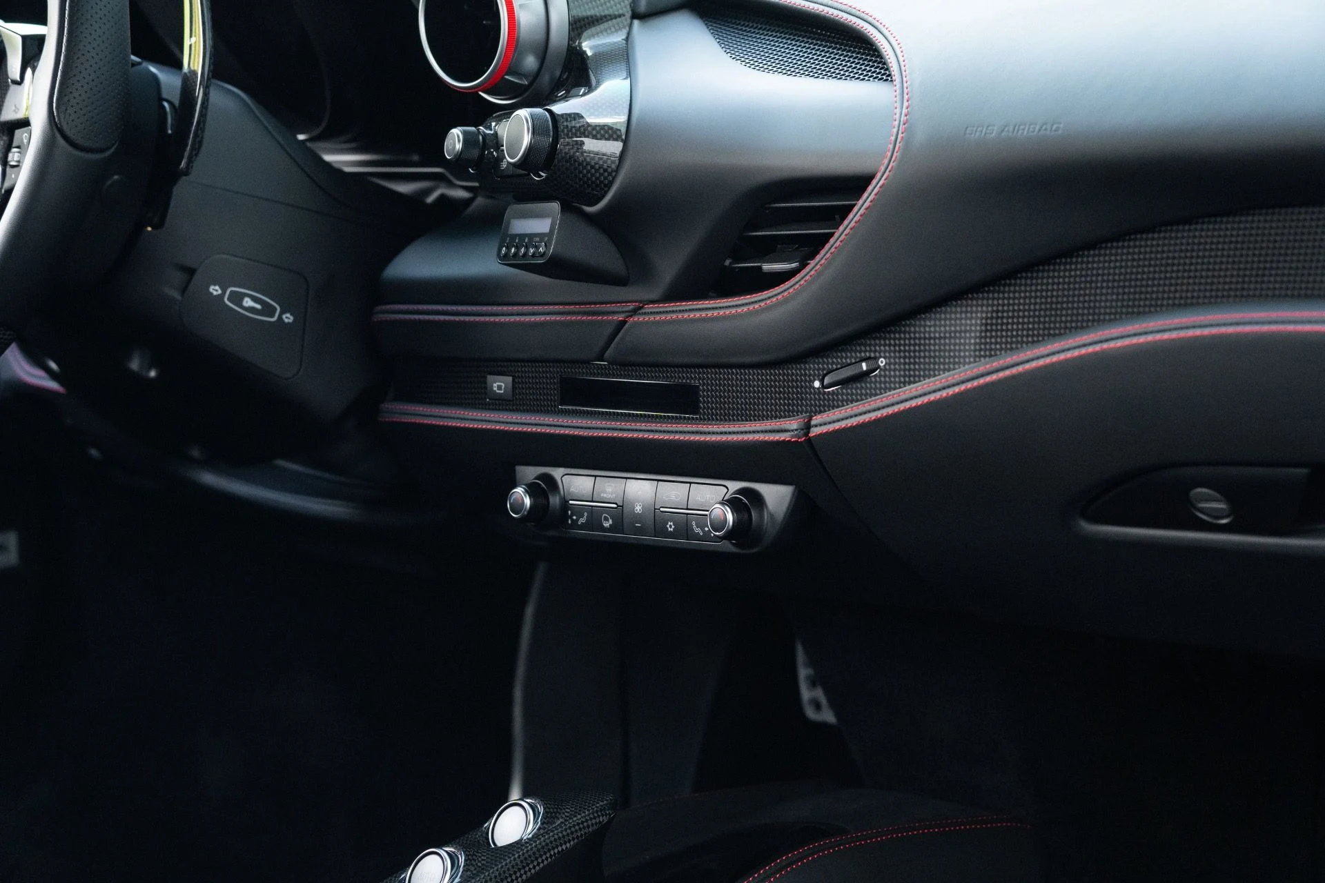 mph064_1990157041_Used_2022_Ferrari_F8_Tributo_1774670303_203318b488