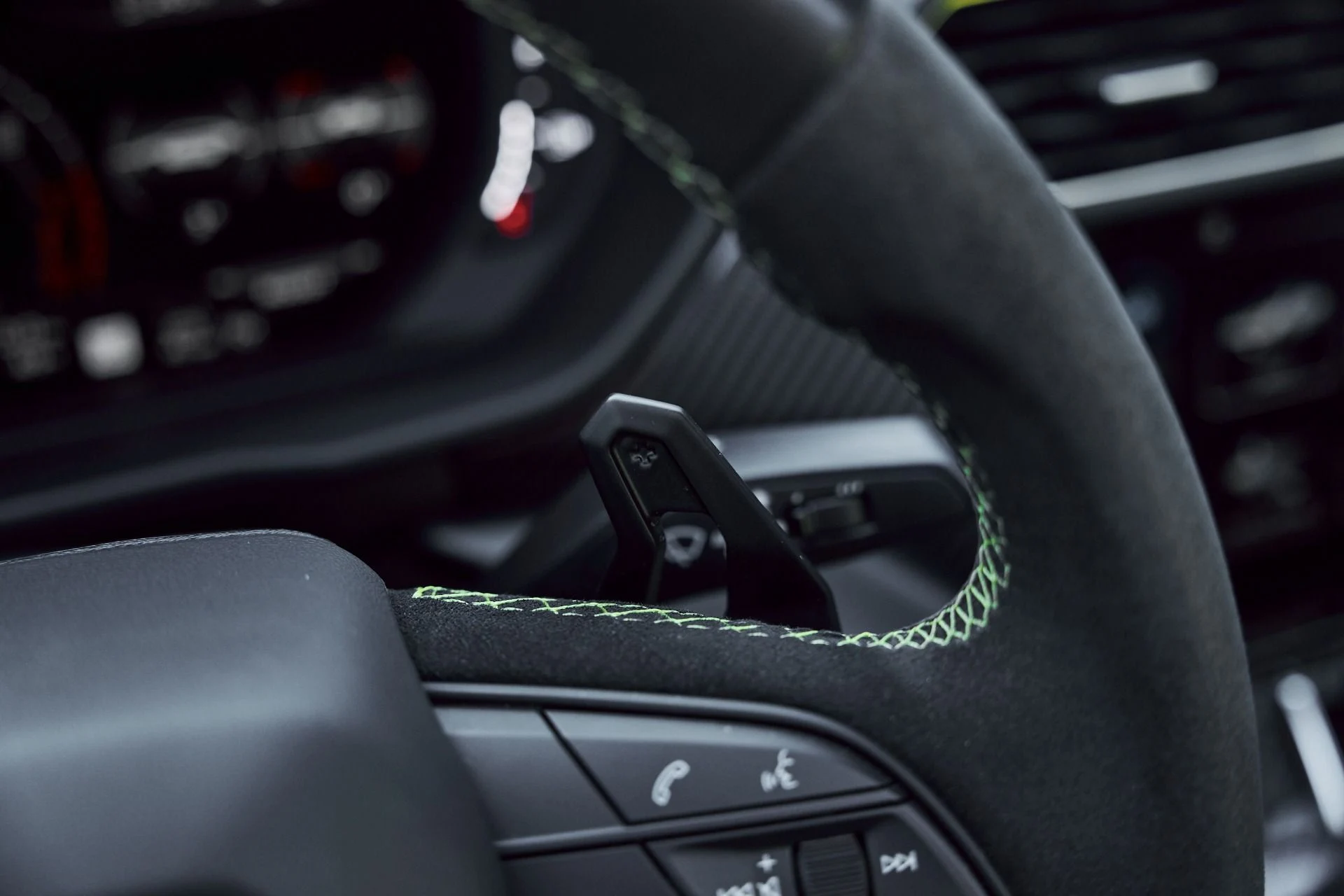 mph064_2050355367_Used_2024_Lamborghini_Urus_Performante_1771724646_29e5036d4f