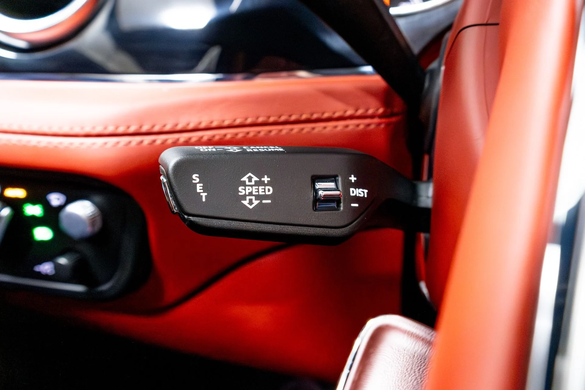 mph064_2118524099_Used_2020_Bentley_Bentayga_V8_1774292202_840302872a