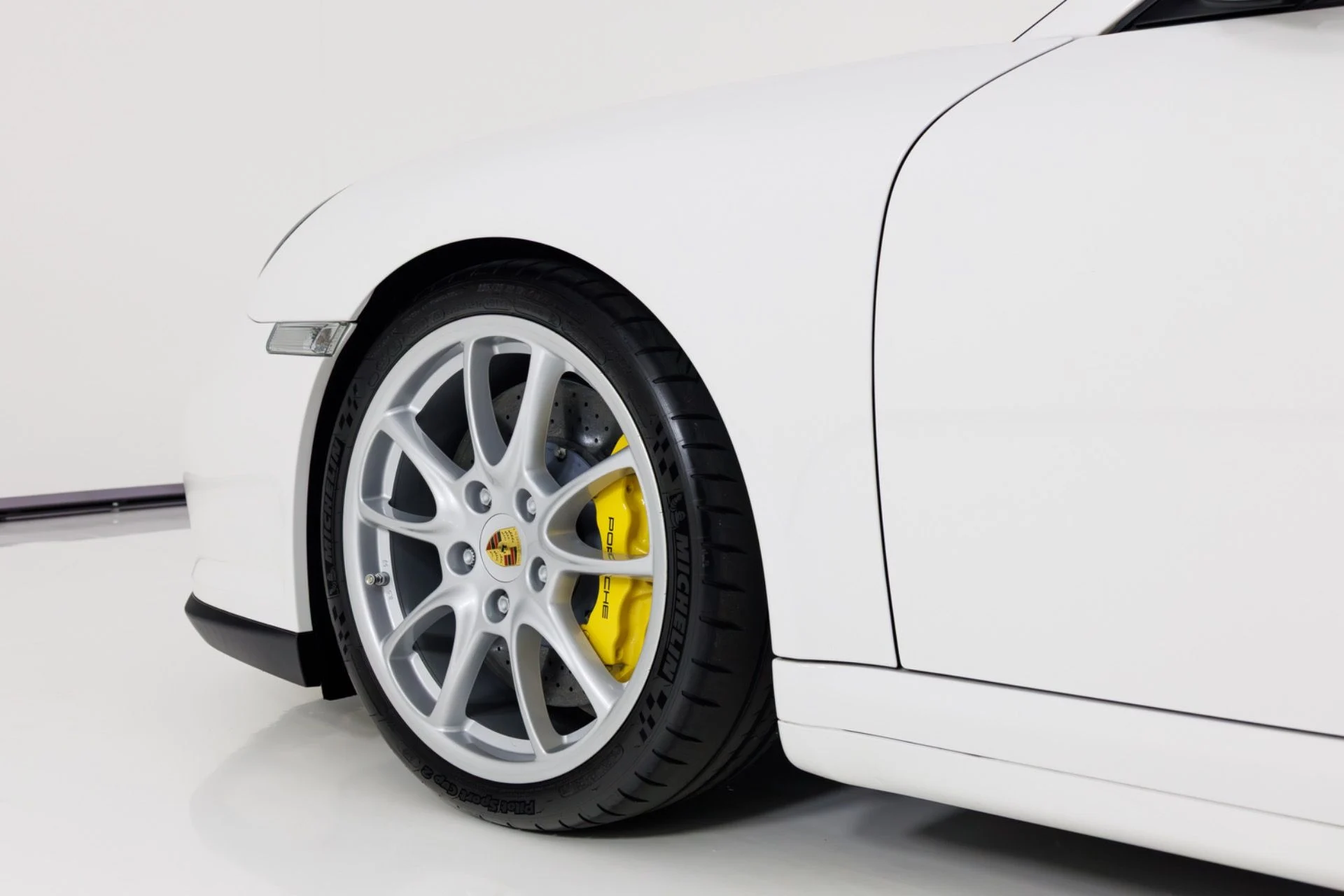 mph064_2123754768_Used_2008_Porsche_911_GT_2_1773330770_ff8e78ad2e