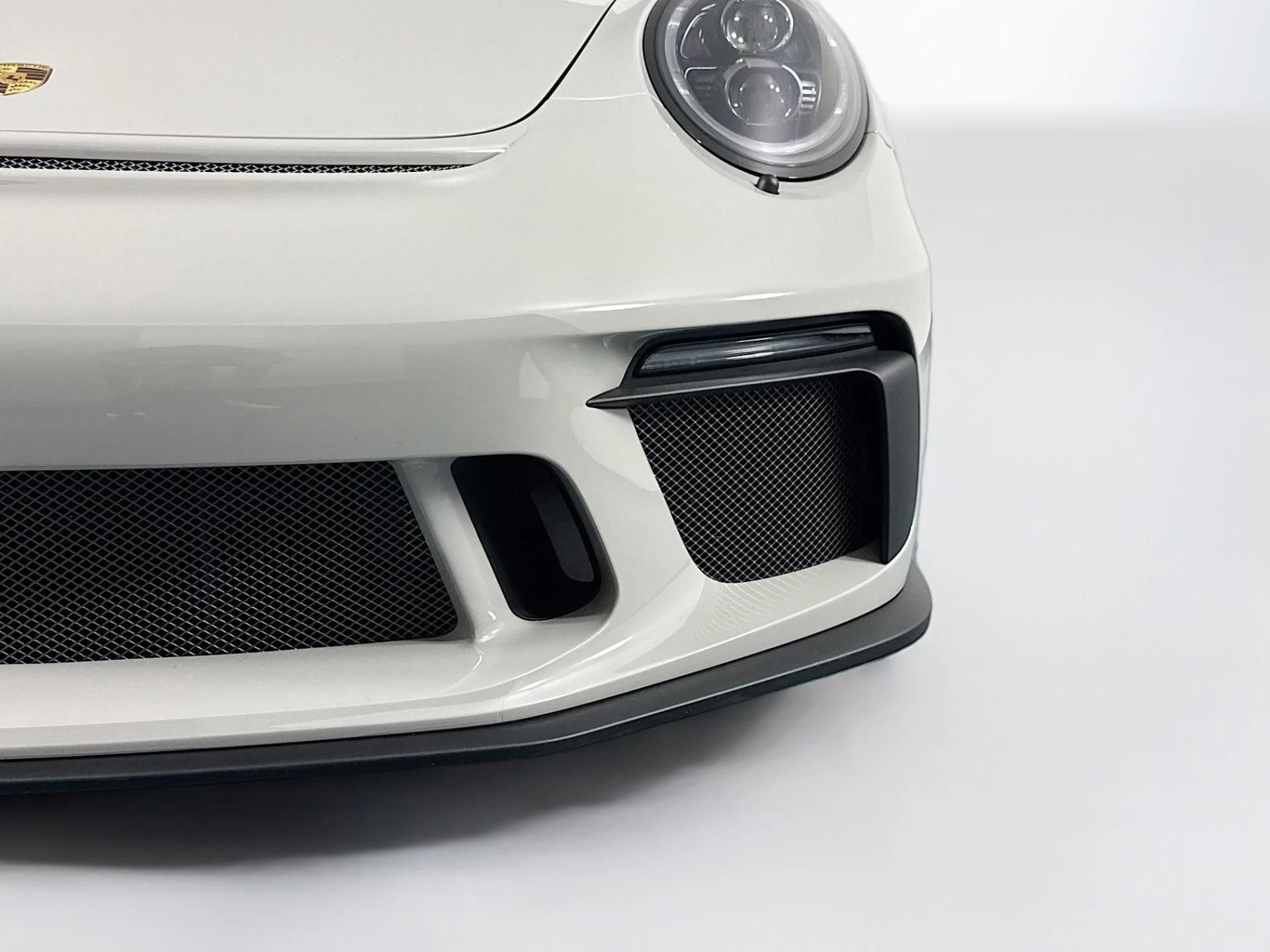 mph064_214835919_Used_2018_Porsche_911_GT_3_1787596716_8f0e936c96