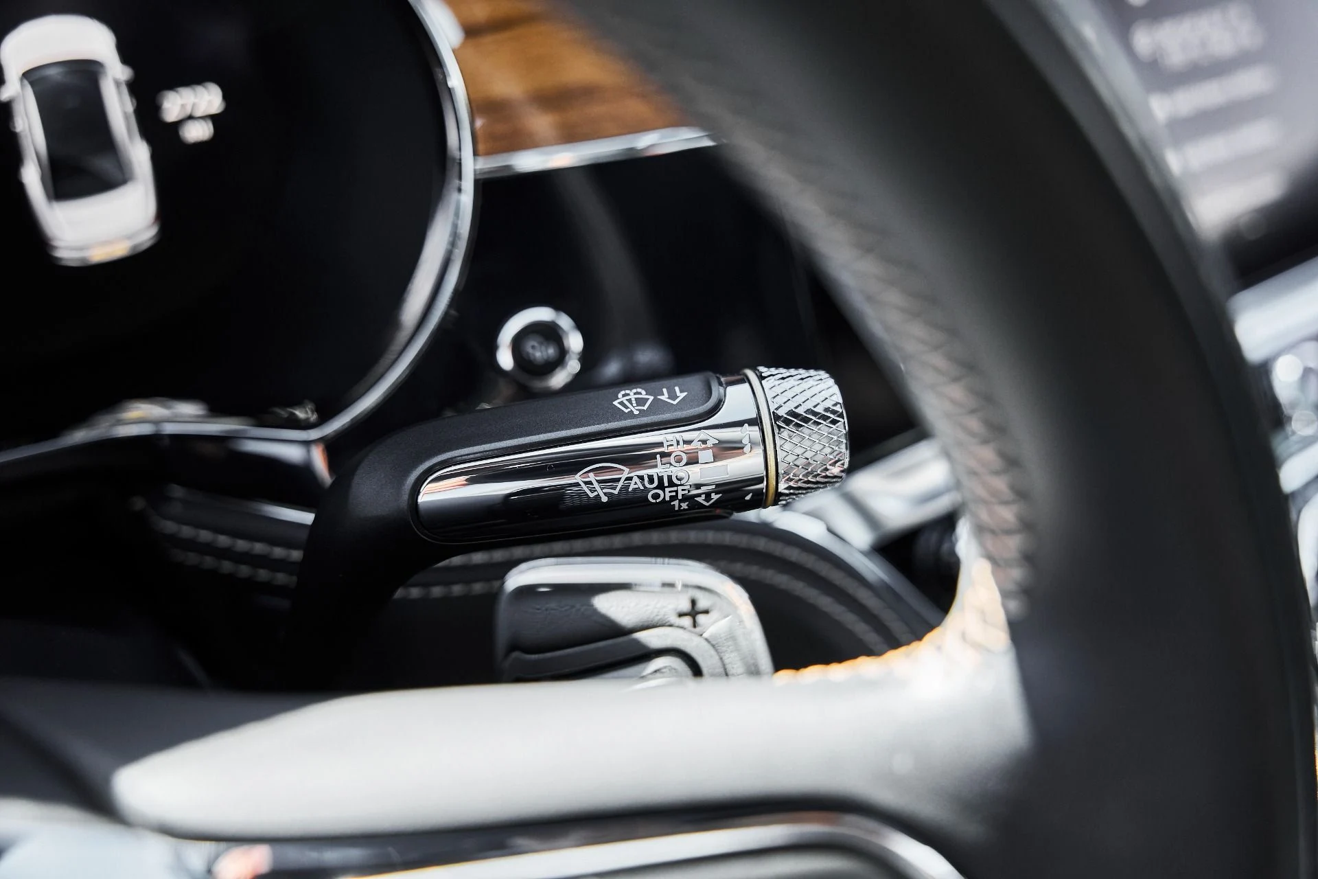 mph064_2237794042_Used_2024_Bentley_Flying_Spur_1782150745_6c4b435736