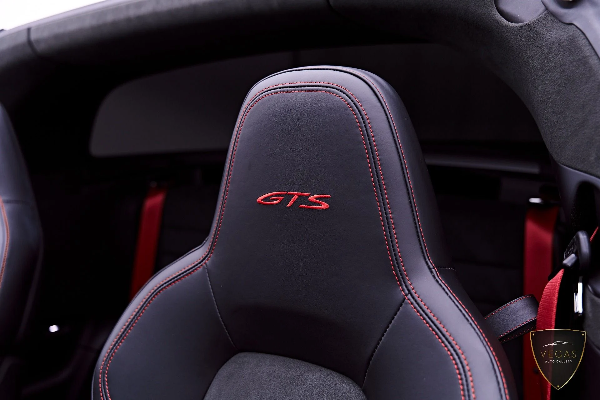 mph064_2241611799_Used_2023_Porsche_911_Targa_4_GTS_1782343449_636ef6c27c