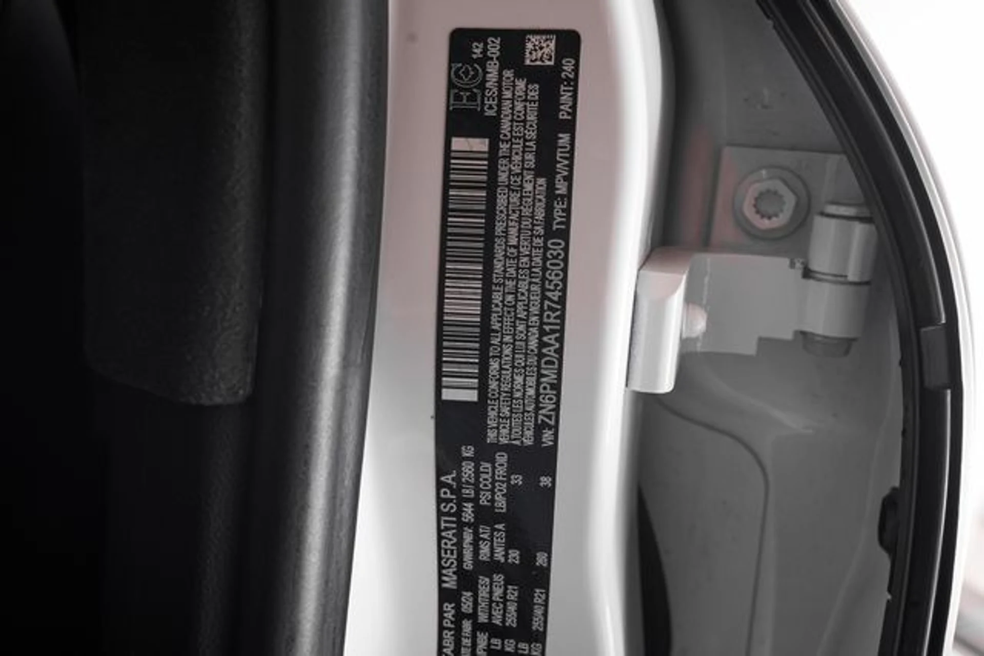 mph064_2242493887_3d69d9ef132bfdd73eae77365172003cx_1766e2e14c