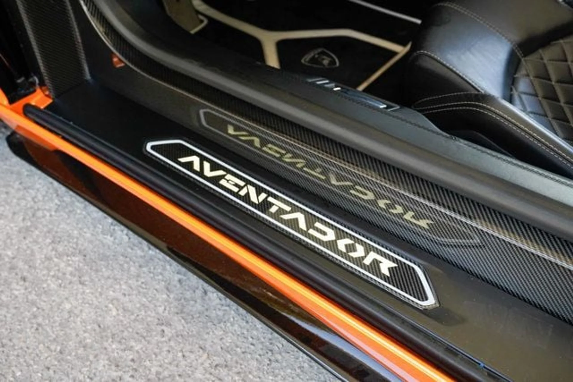 mph064_225130124_used_2018_lamborghini_aventador_sroadster_14354_22897283_65_640_3051e83e96