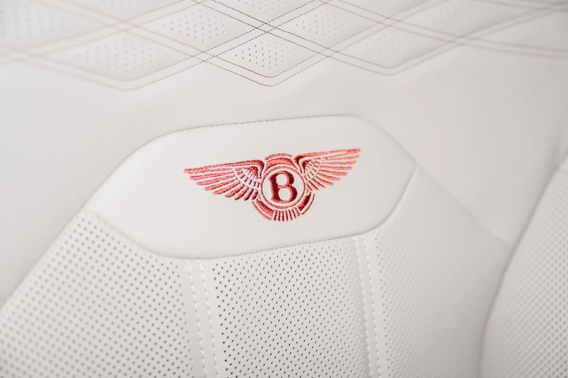 mph064_2257047327_Used_2025_Bentley_Bentayga_EWB_Mulliner_V8_1748092723_d5e77101d8